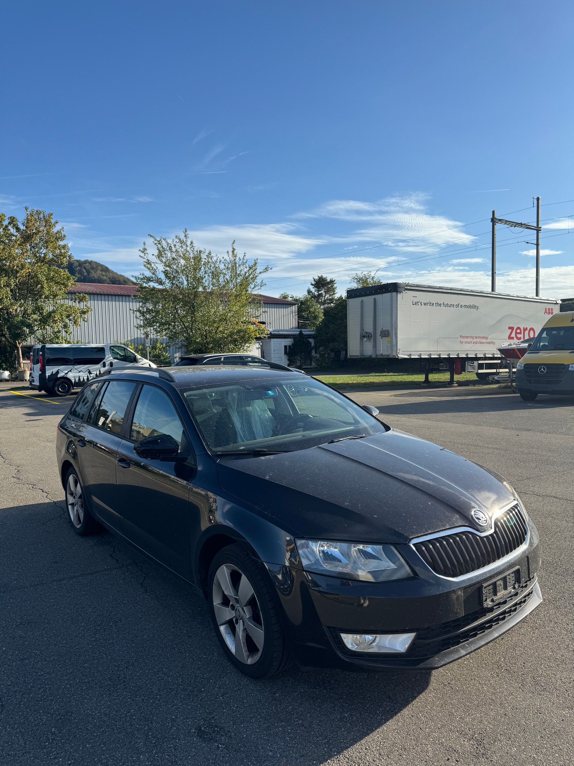 SKODA Octavia Combi 2.0 TDI Elegance 4x4-image-1