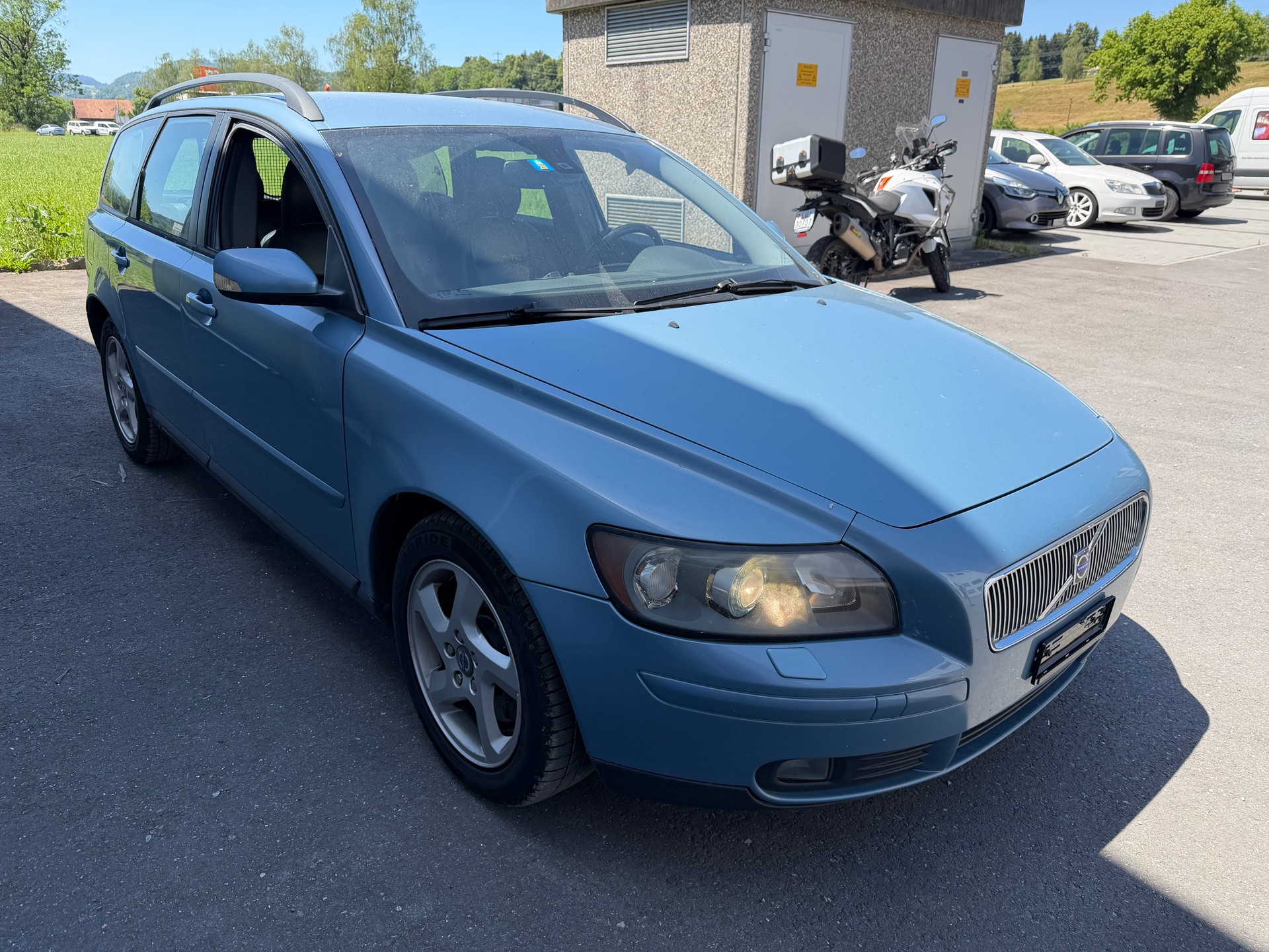 VOLVO 2.4i-image-1