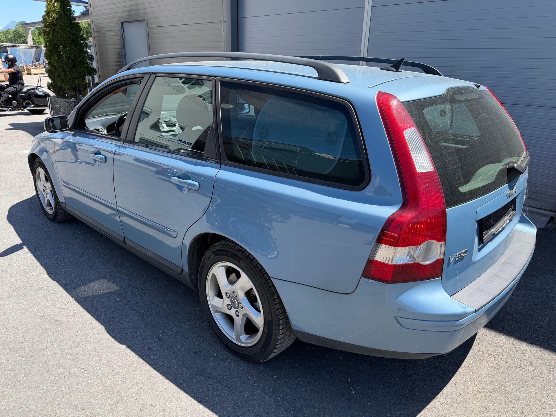 VOLVO 2.4i-image-3