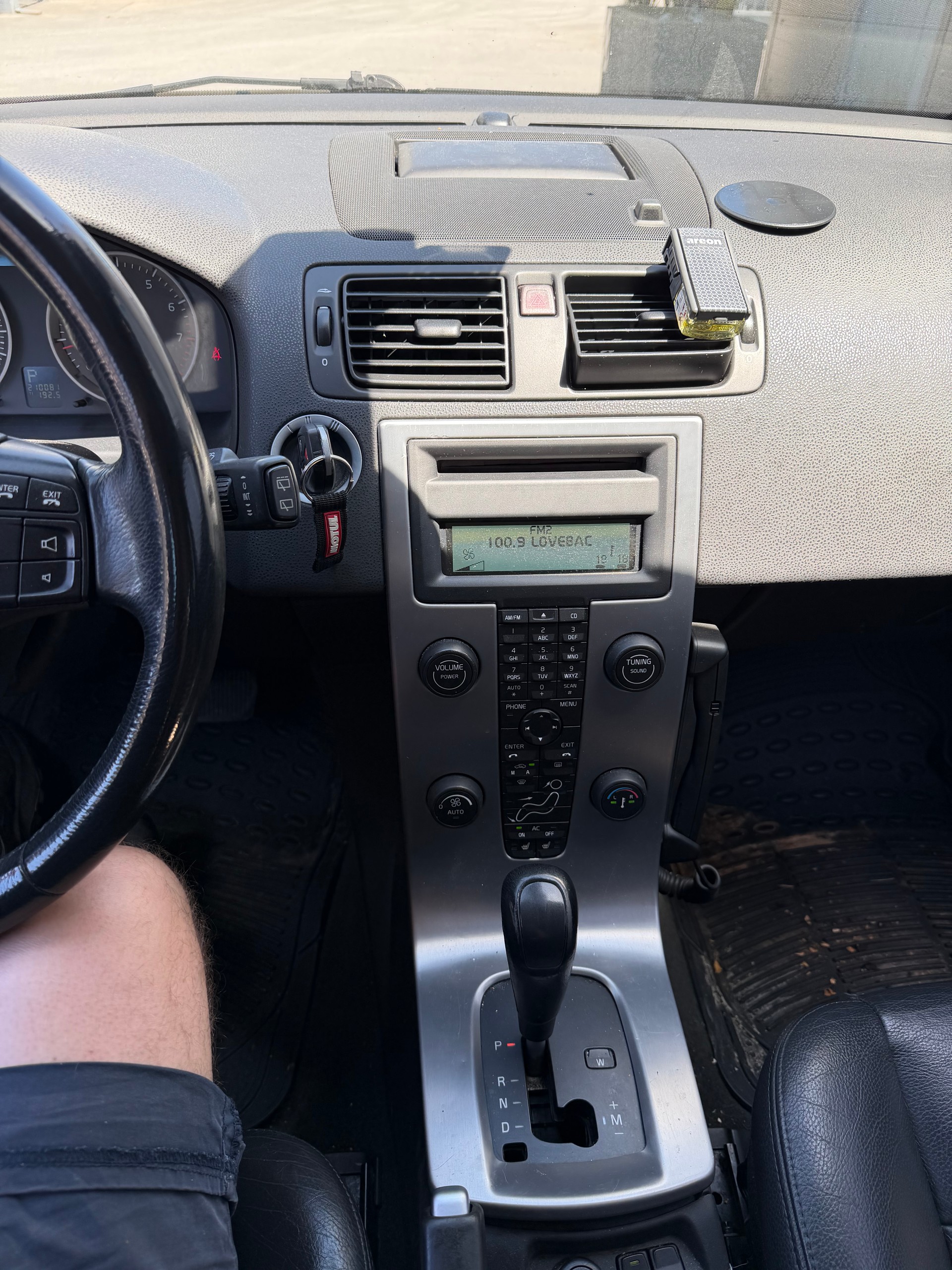VOLVO 2.4i-image-5