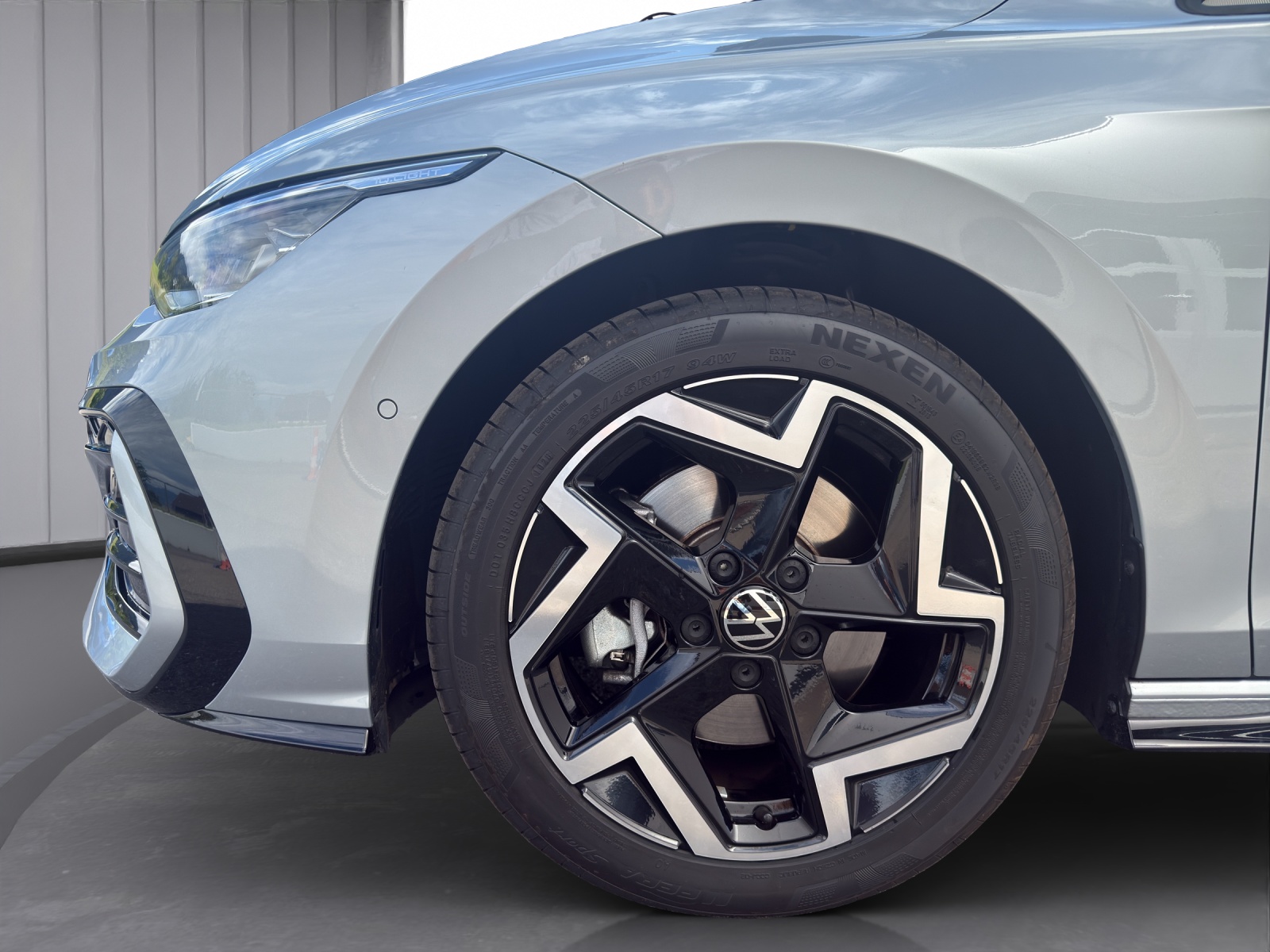 VW Golf 2.0 TSI R-Line DSG 4 Motion-image-8