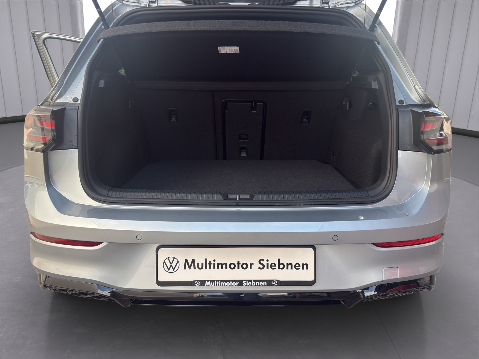 VW Golf 2.0 TSI R-Line DSG 4 Motion-image-13