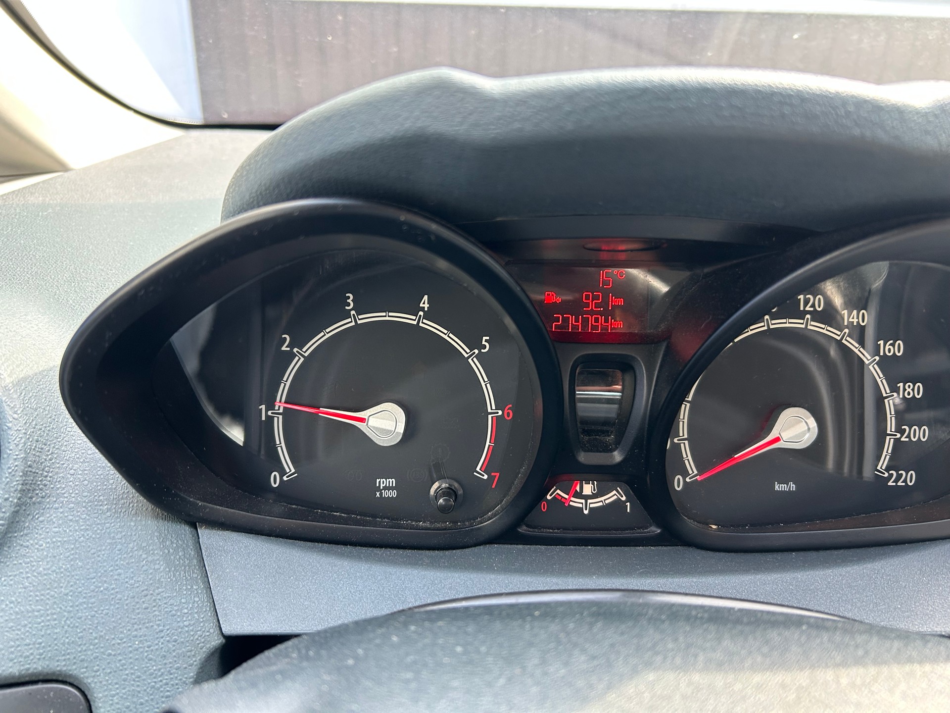 FORD Fiesta 1.4 16V Trend-image-11