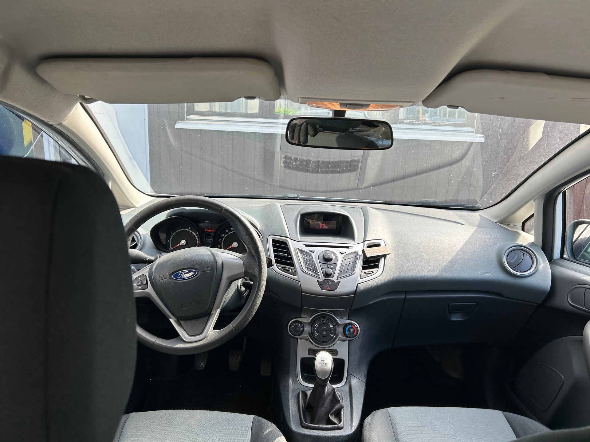 FORD Fiesta 1.4 16V Trend-image-6