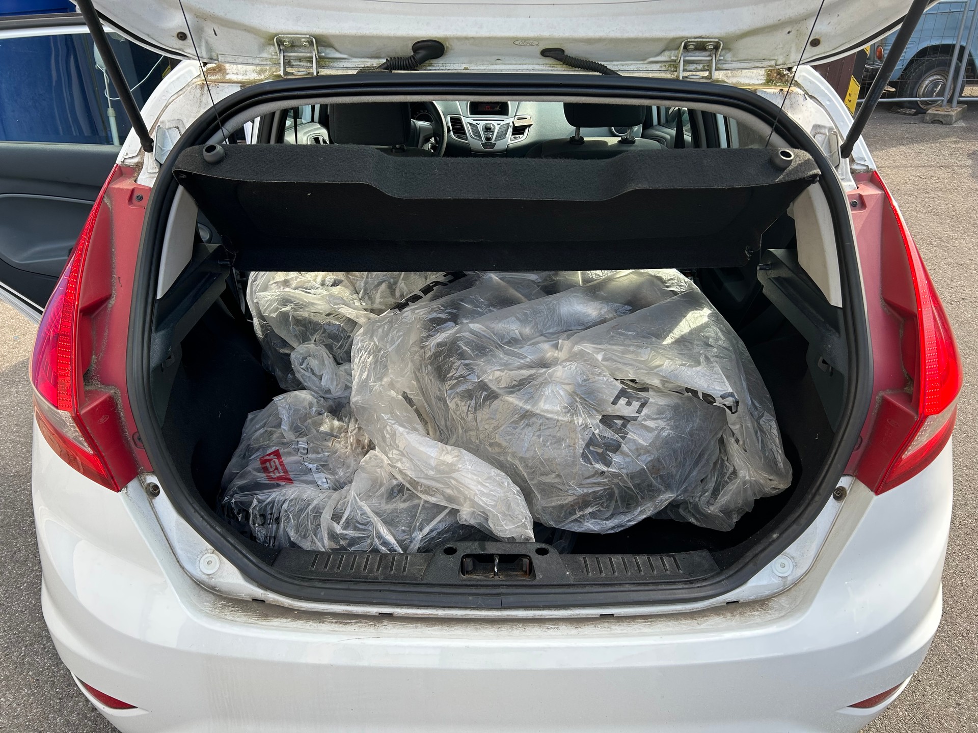 FORD Fiesta 1.4 16V Trend-image-9