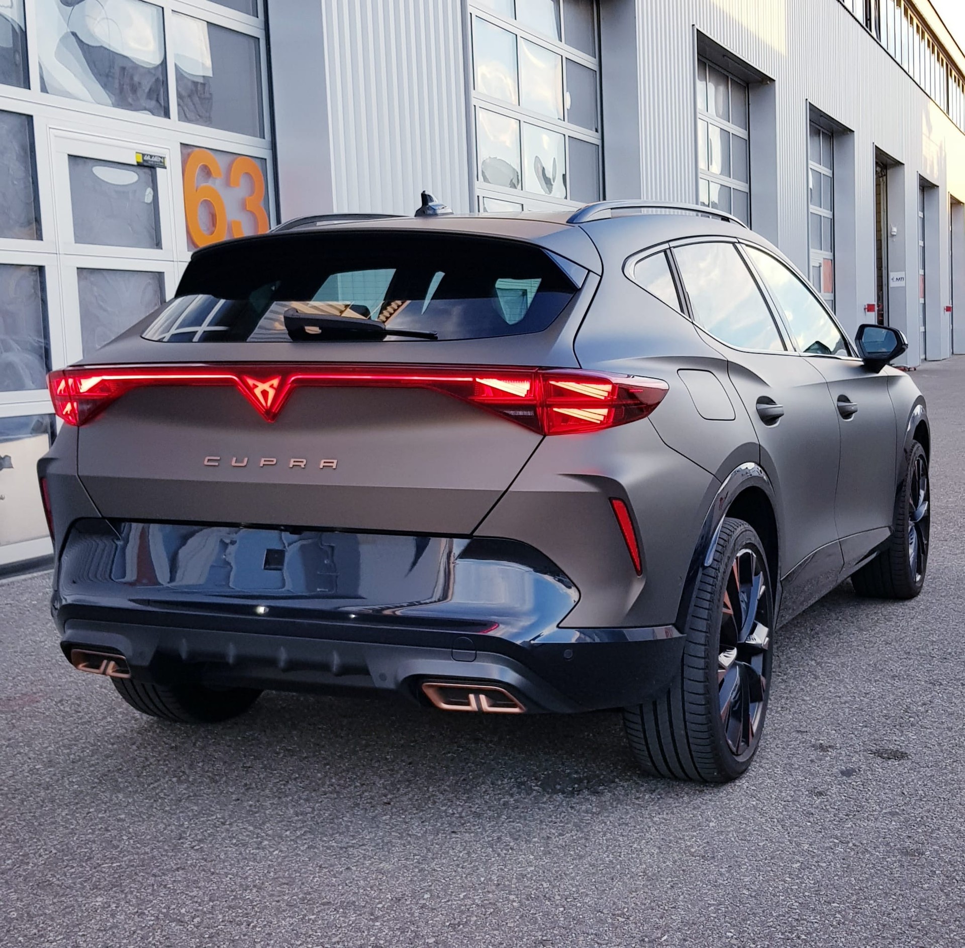 CUPRA 1.5 eHybrid VZ DSG-image-3