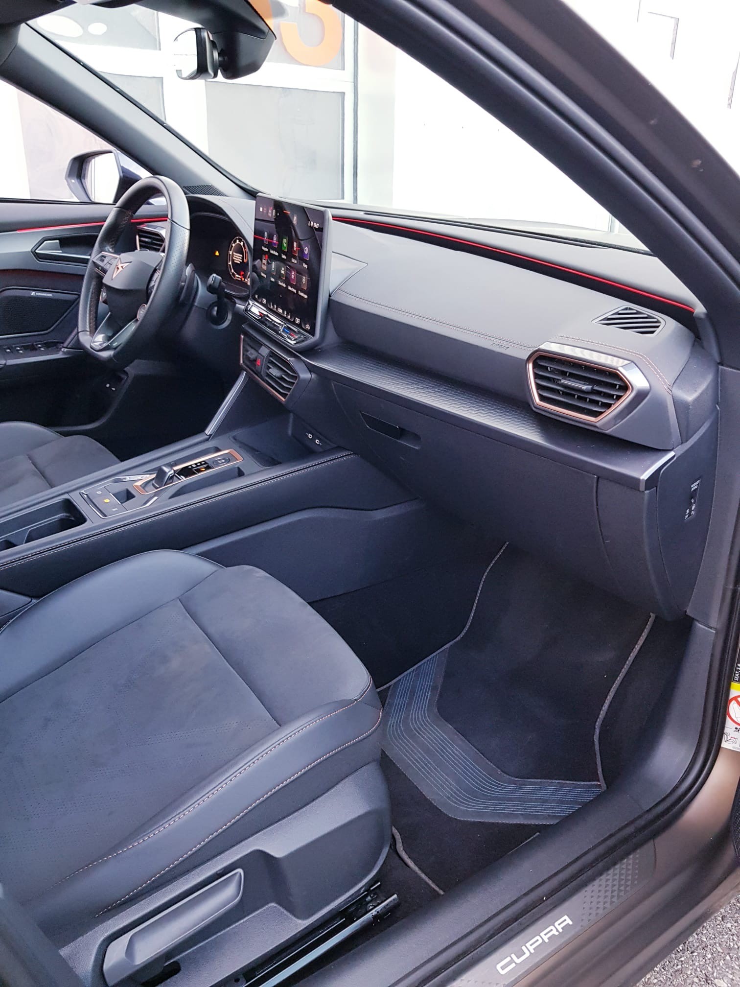 CUPRA 1.5 eHybrid VZ DSG-image-10