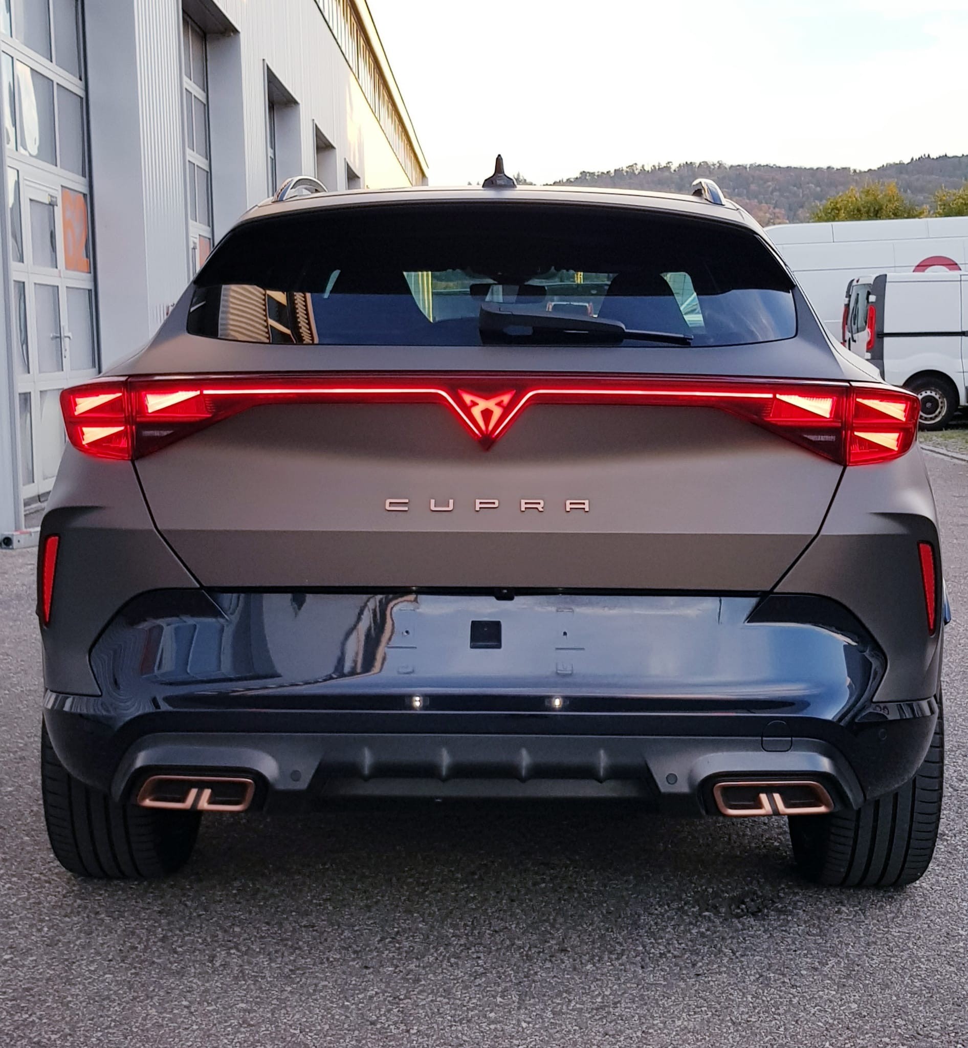 CUPRA 1.5 eHybrid VZ DSG-image-4