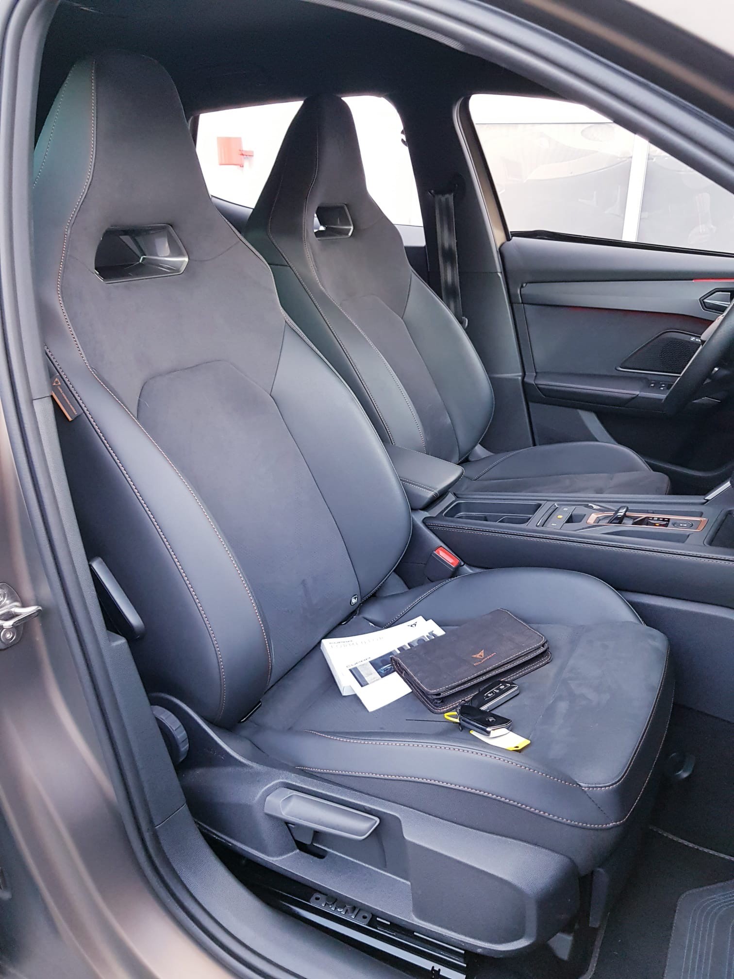 CUPRA 1.5 eHybrid VZ DSG-image-9