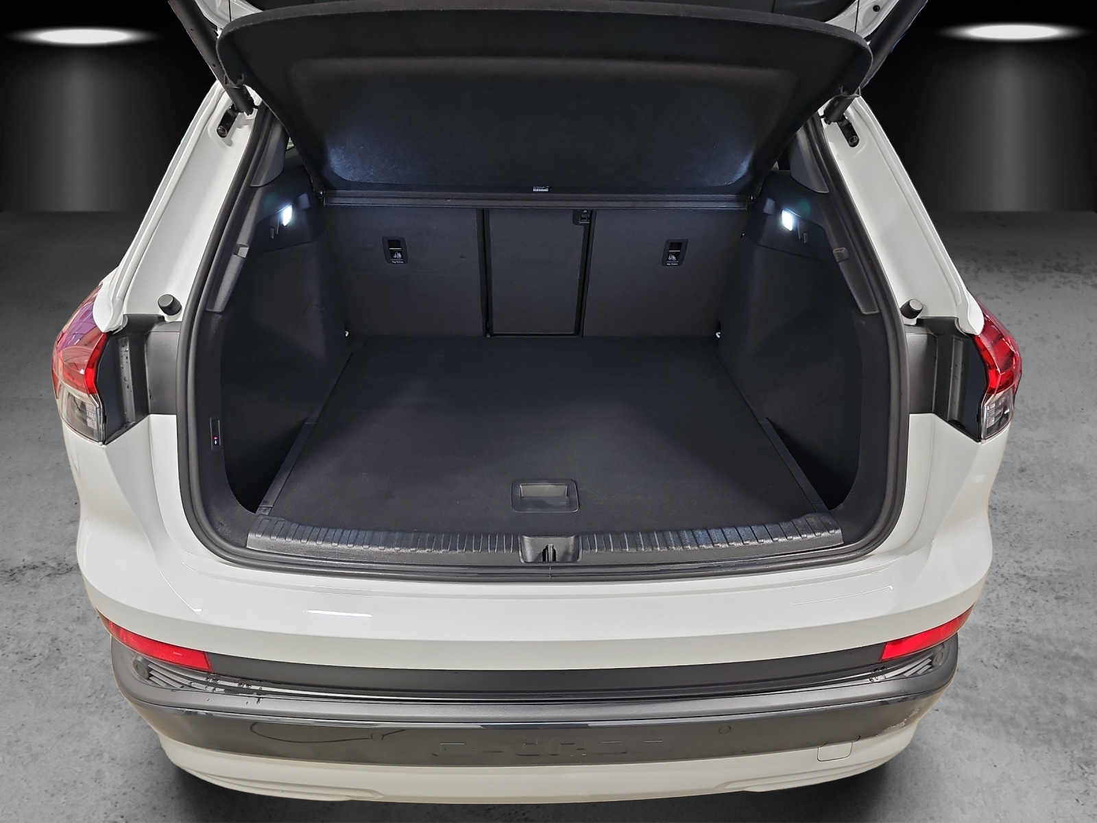 AUDI Q4 e-tron 50 quattro-image-6