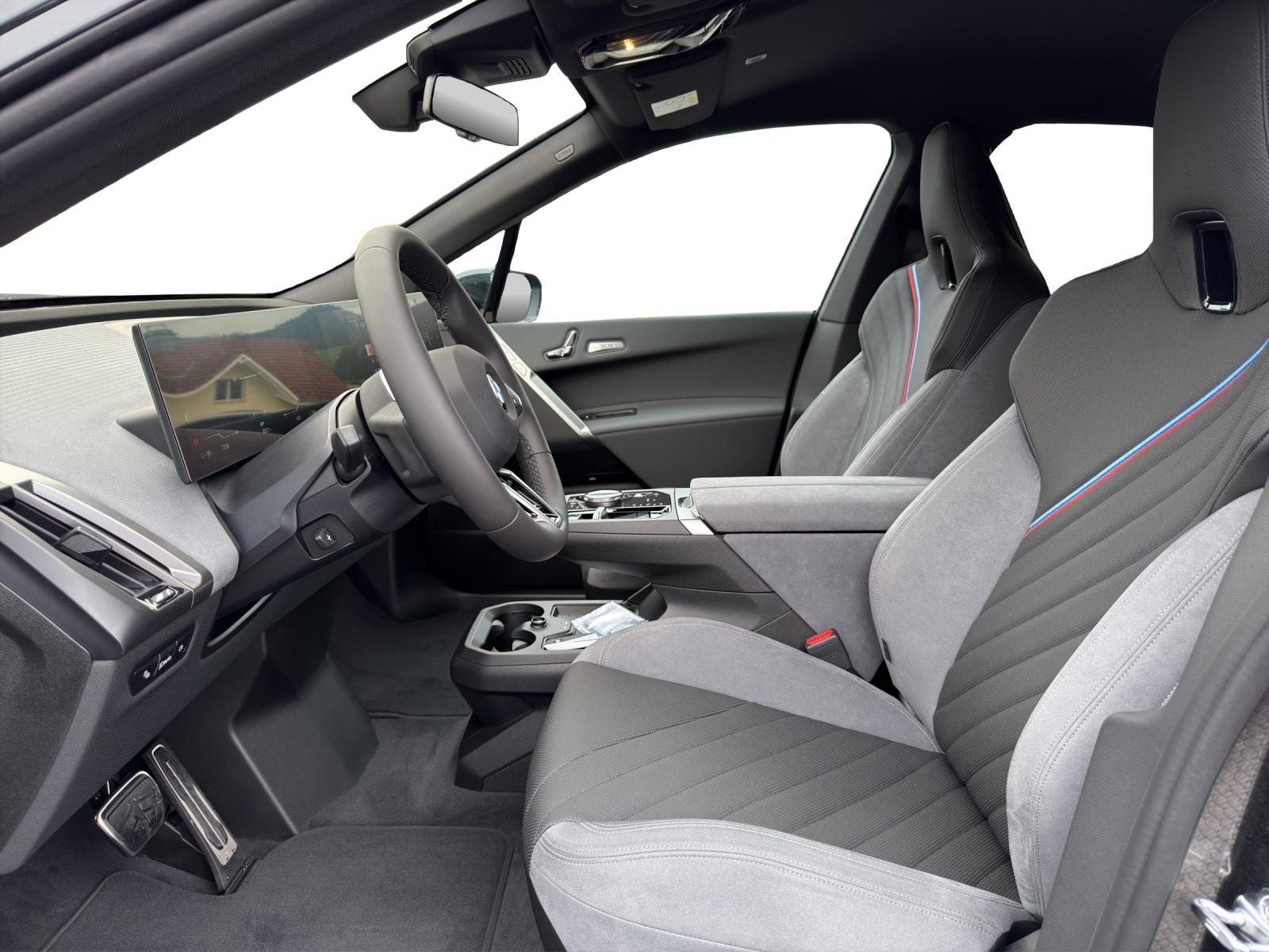 BMW iX xDrive60 M Sport Pro-image-8