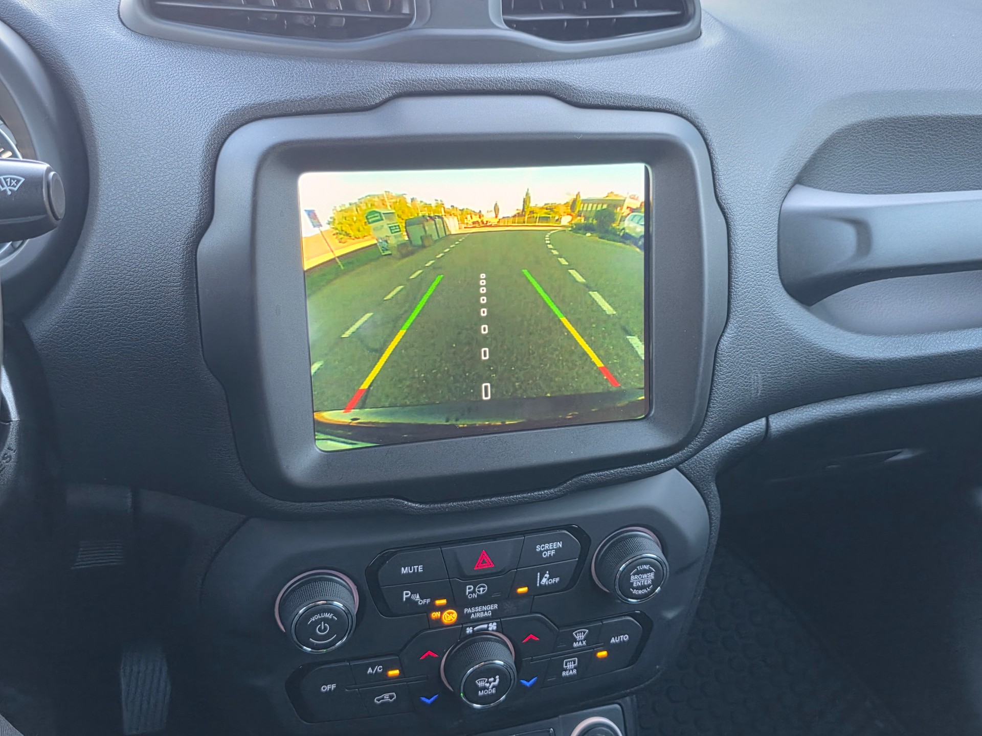 JEEP Renegade 1.3 Turbo S AWD-image-12