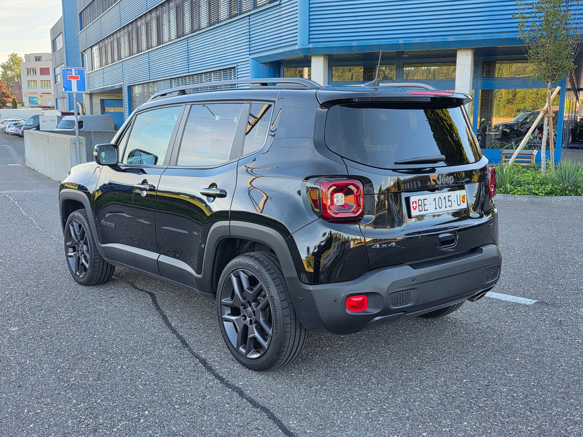 JEEP Renegade 1.3 Turbo S AWD-image-1