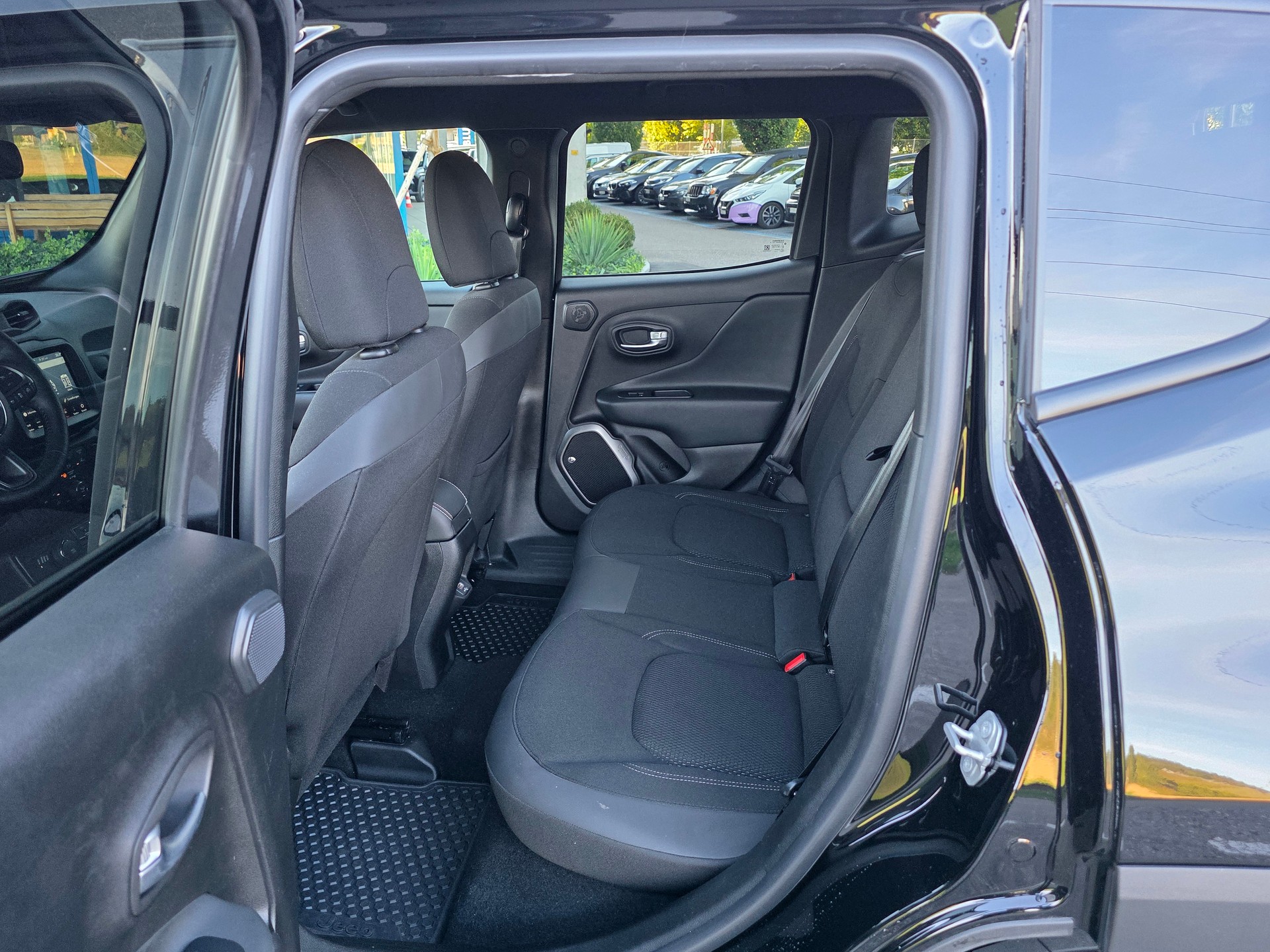 JEEP Renegade 1.3 Turbo S AWD-image-9