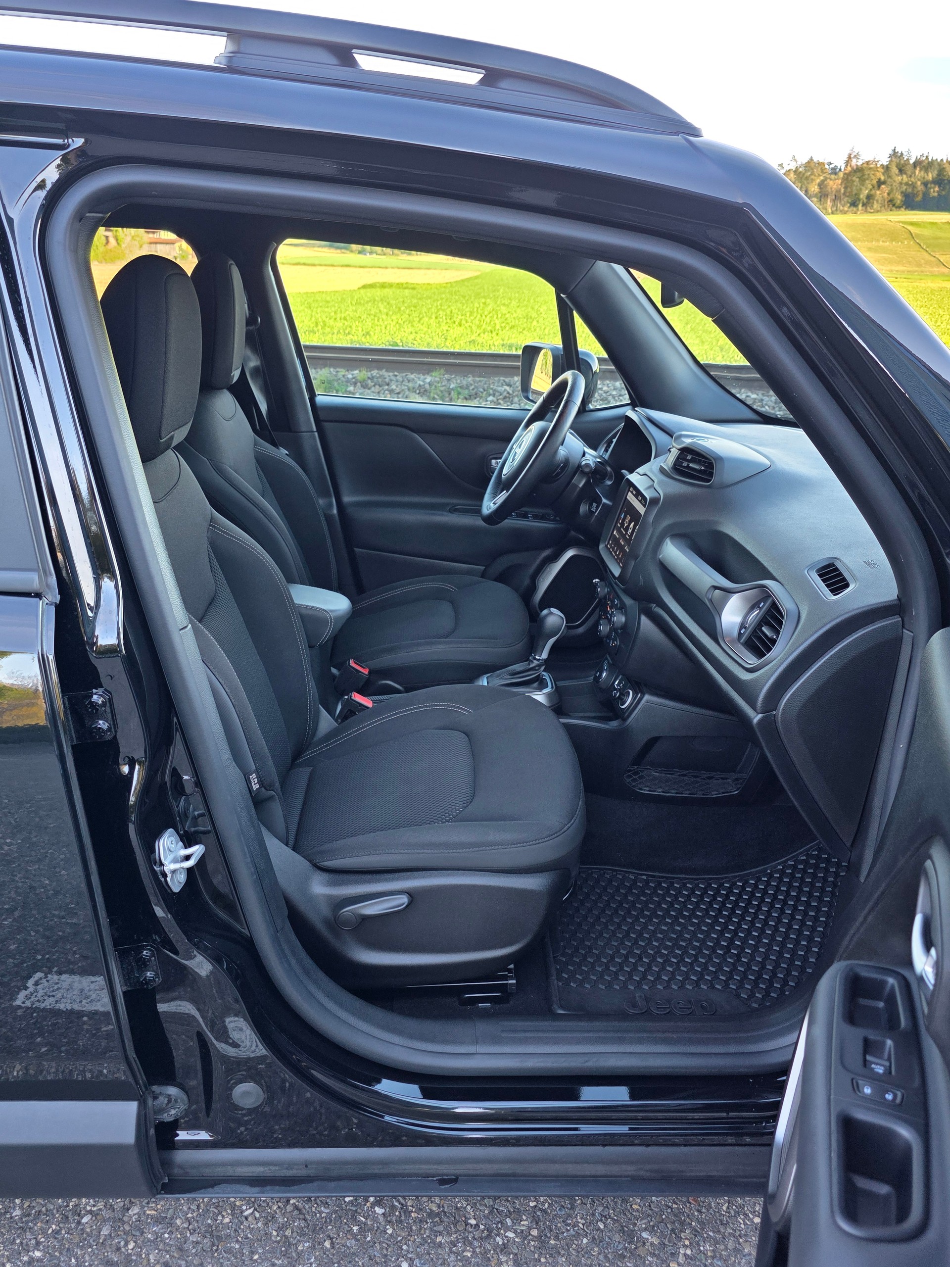 JEEP Renegade 1.3 Turbo S AWD-image-8