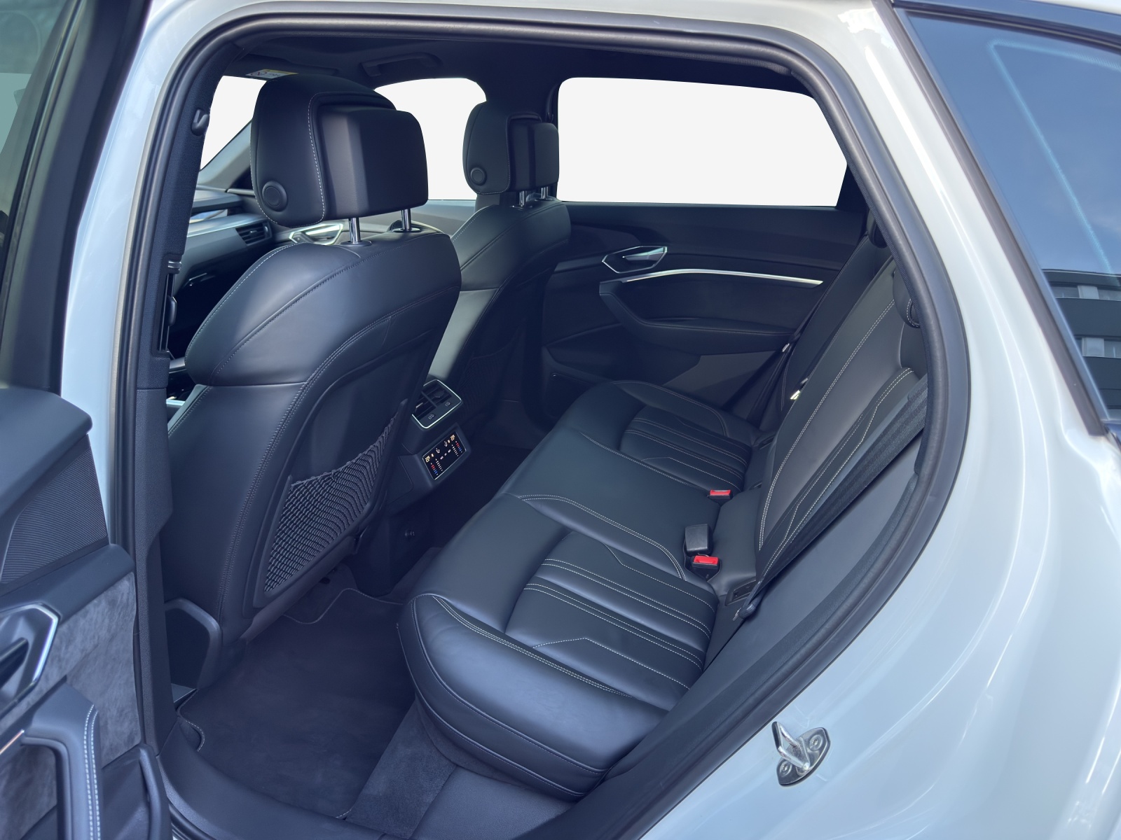 AUDI e-tron 50 S Line Attraction quattro-image-11
