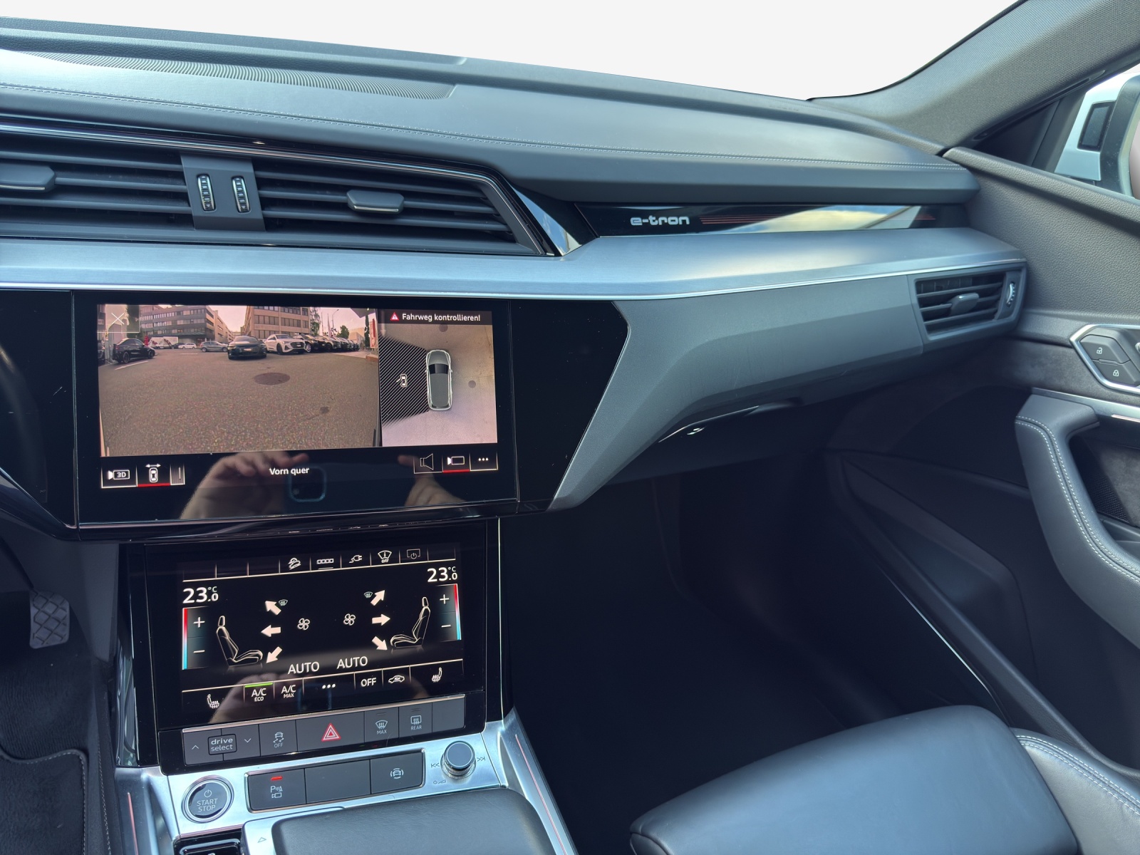 AUDI e-tron 50 S Line Attraction quattro-image-10