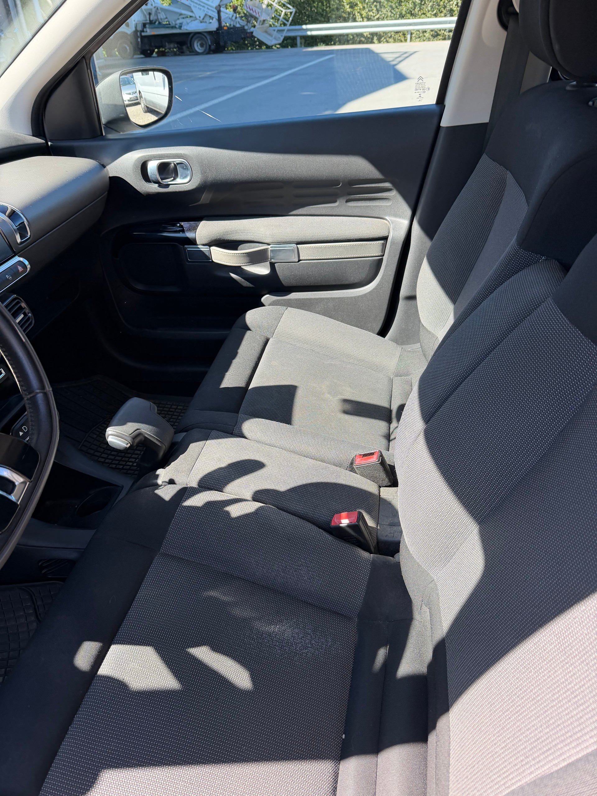 CITROEN C4 Cactus 1.6 e-HDi Feel ETG6-image-9