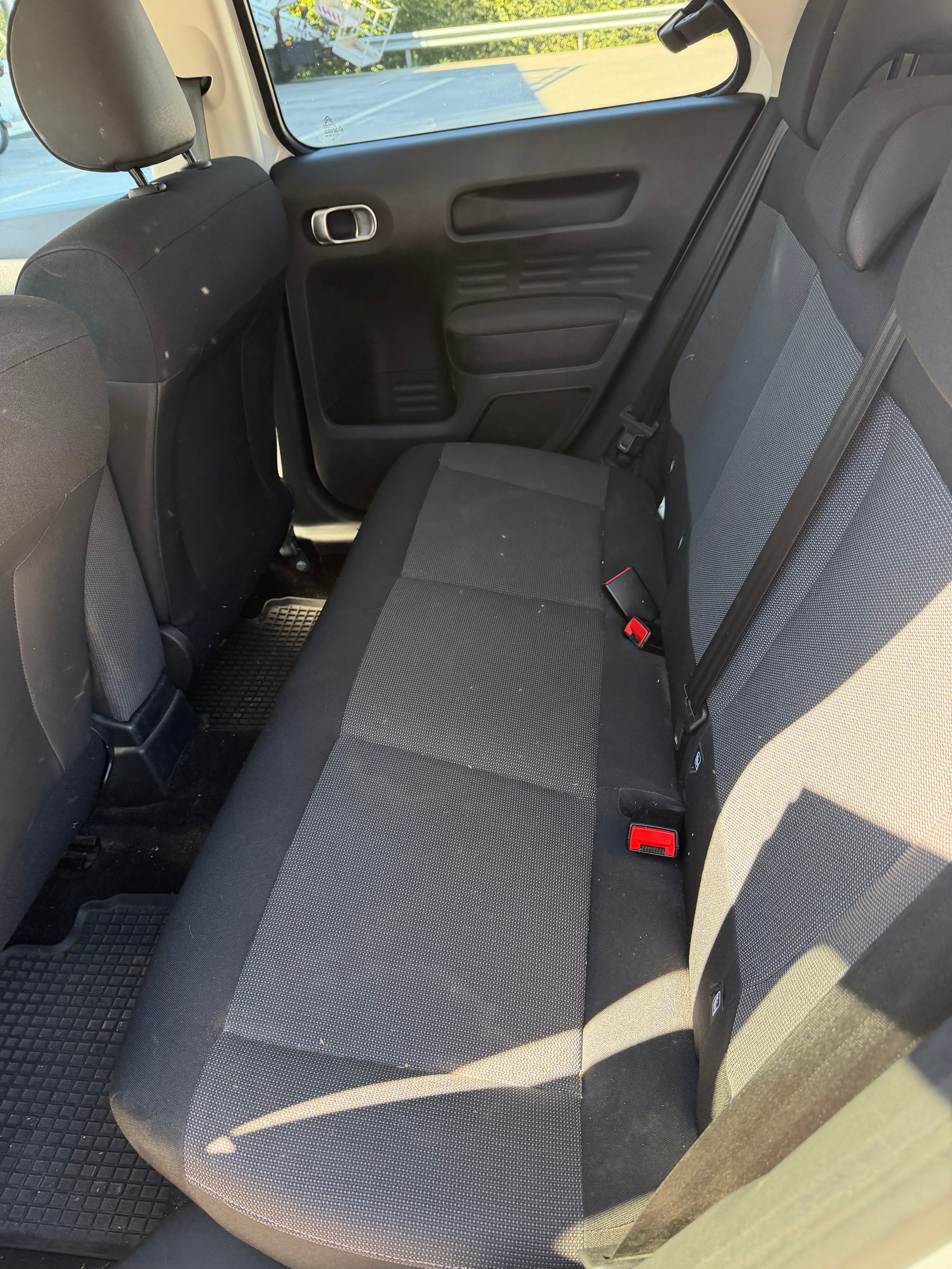 CITROEN C4 Cactus 1.6 e-HDi Feel ETG6-image-10