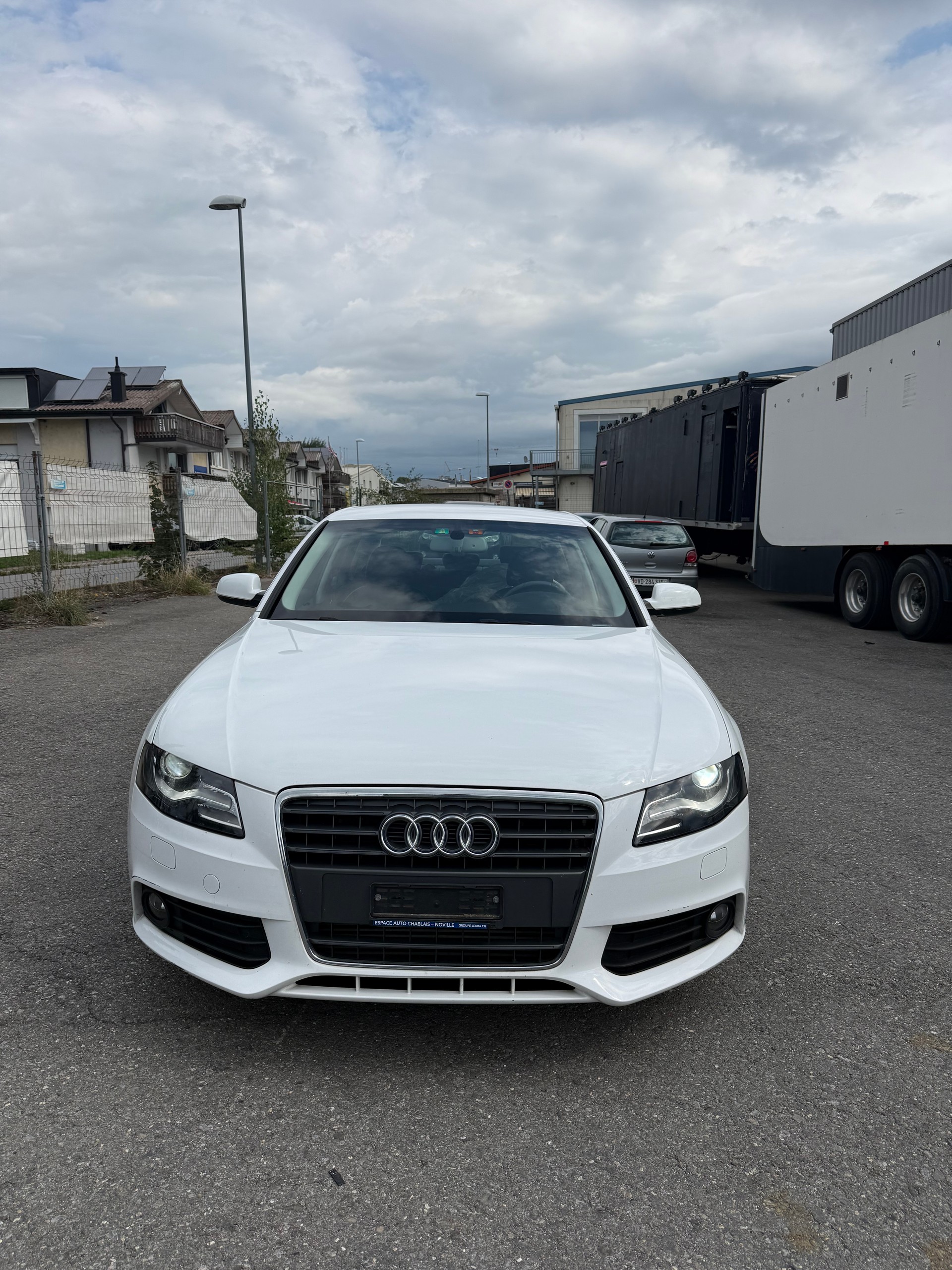 AUDI A4 Limousine 1.8 TFSI quattro-image-0