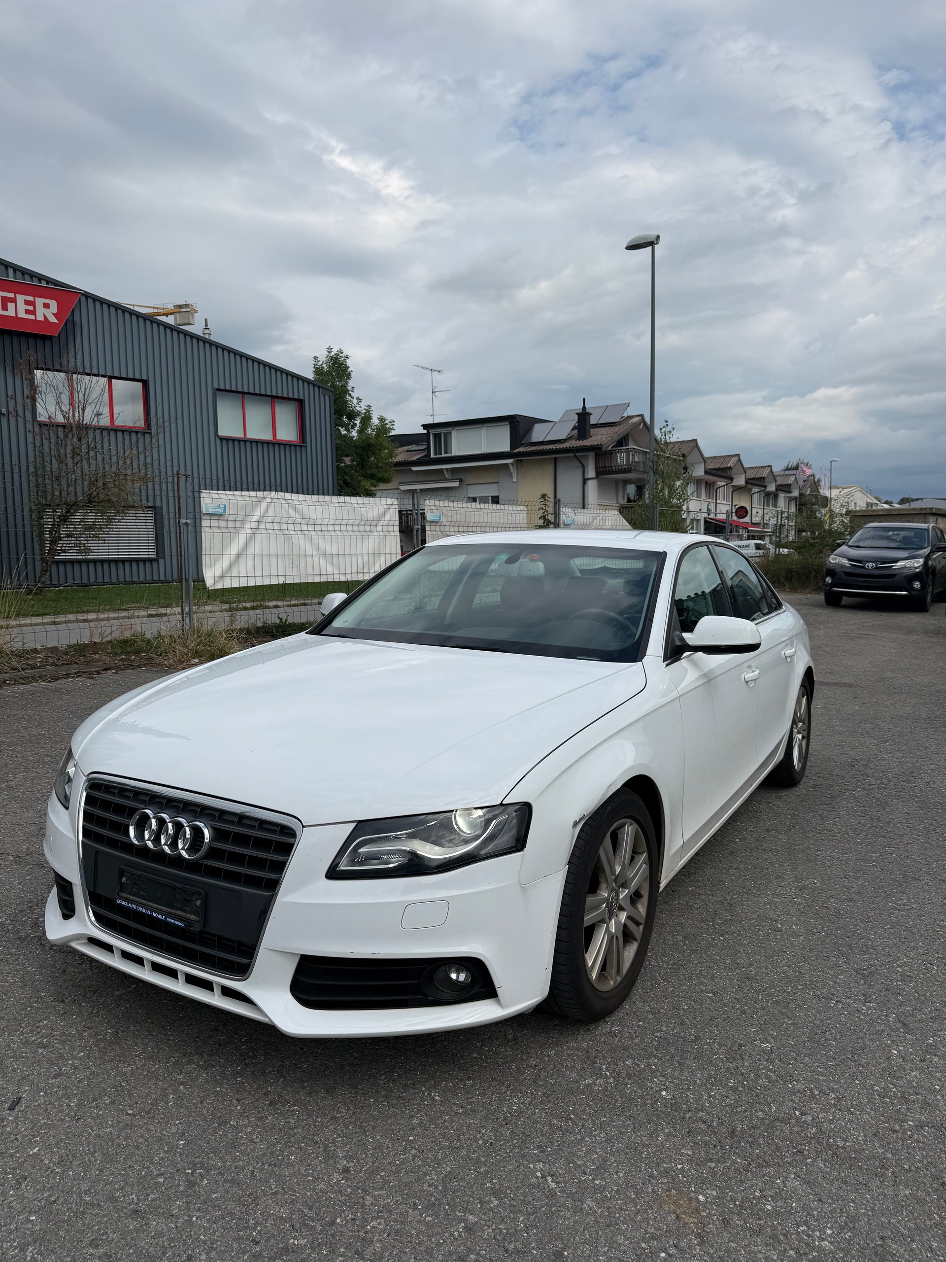 AUDI A4 Limousine 1.8 TFSI quattro-image-1