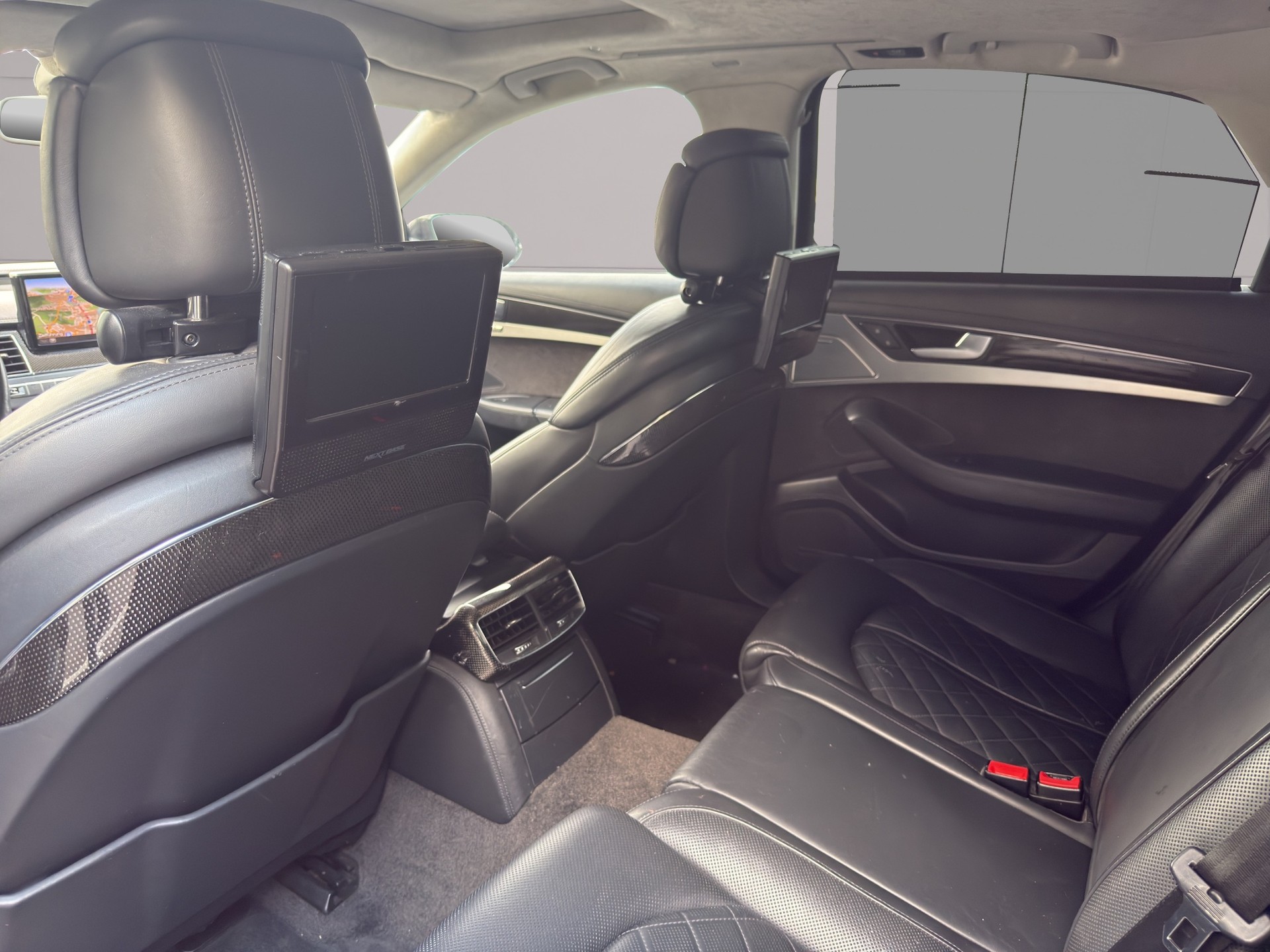 AUDI S8 4.0 TFSI V8 quattro tiptronic-image-17