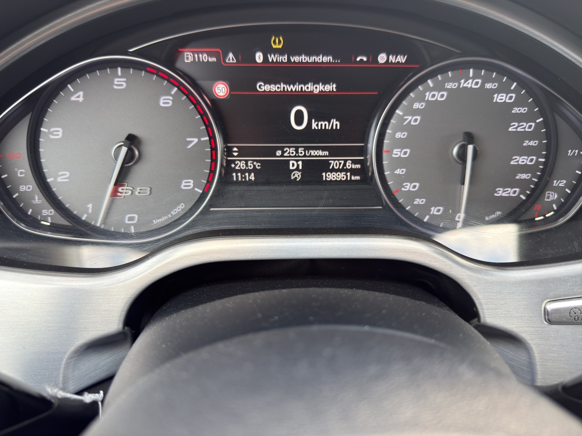 AUDI S8 4.0 TFSI V8 quattro tiptronic-image-13