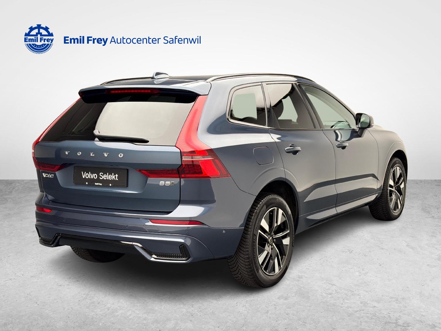 VOLVO XC60 2.0 B5 MH Plus Dark AWD-image-4