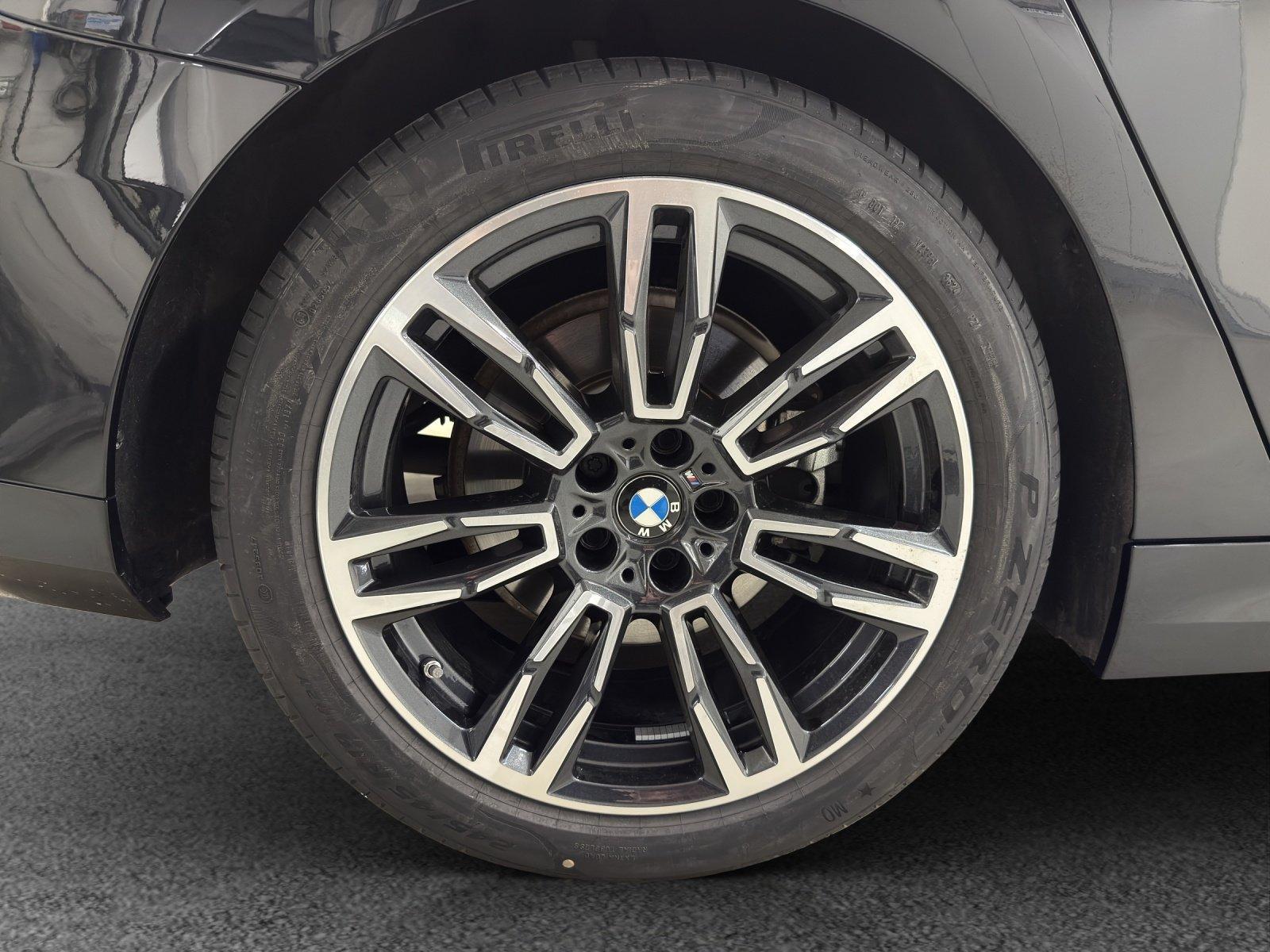 BMW 520d xDrive Touring M Sport-image-10