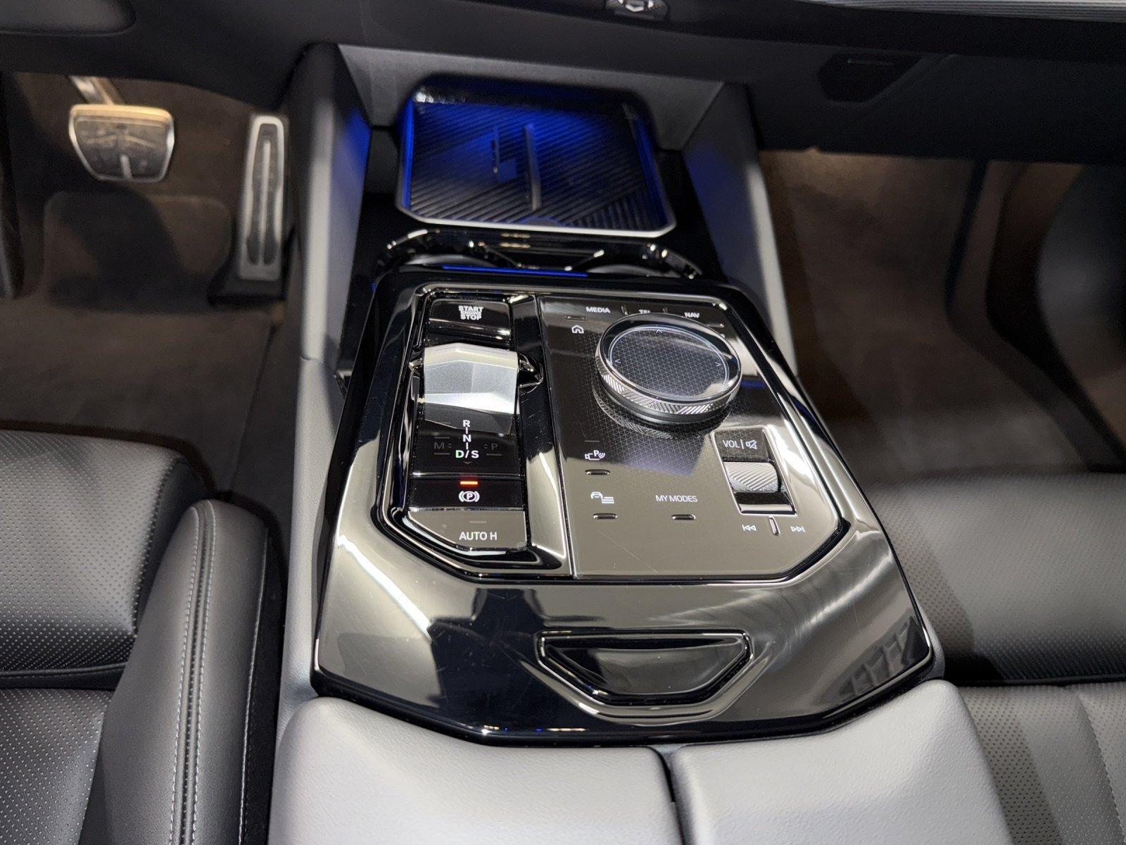 BMW 520d xDrive Touring M Sport-image-16