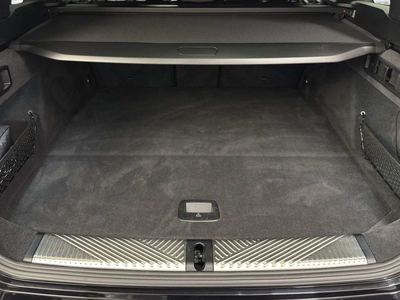 BMW 520d xDrive Touring M Sport-image-22
