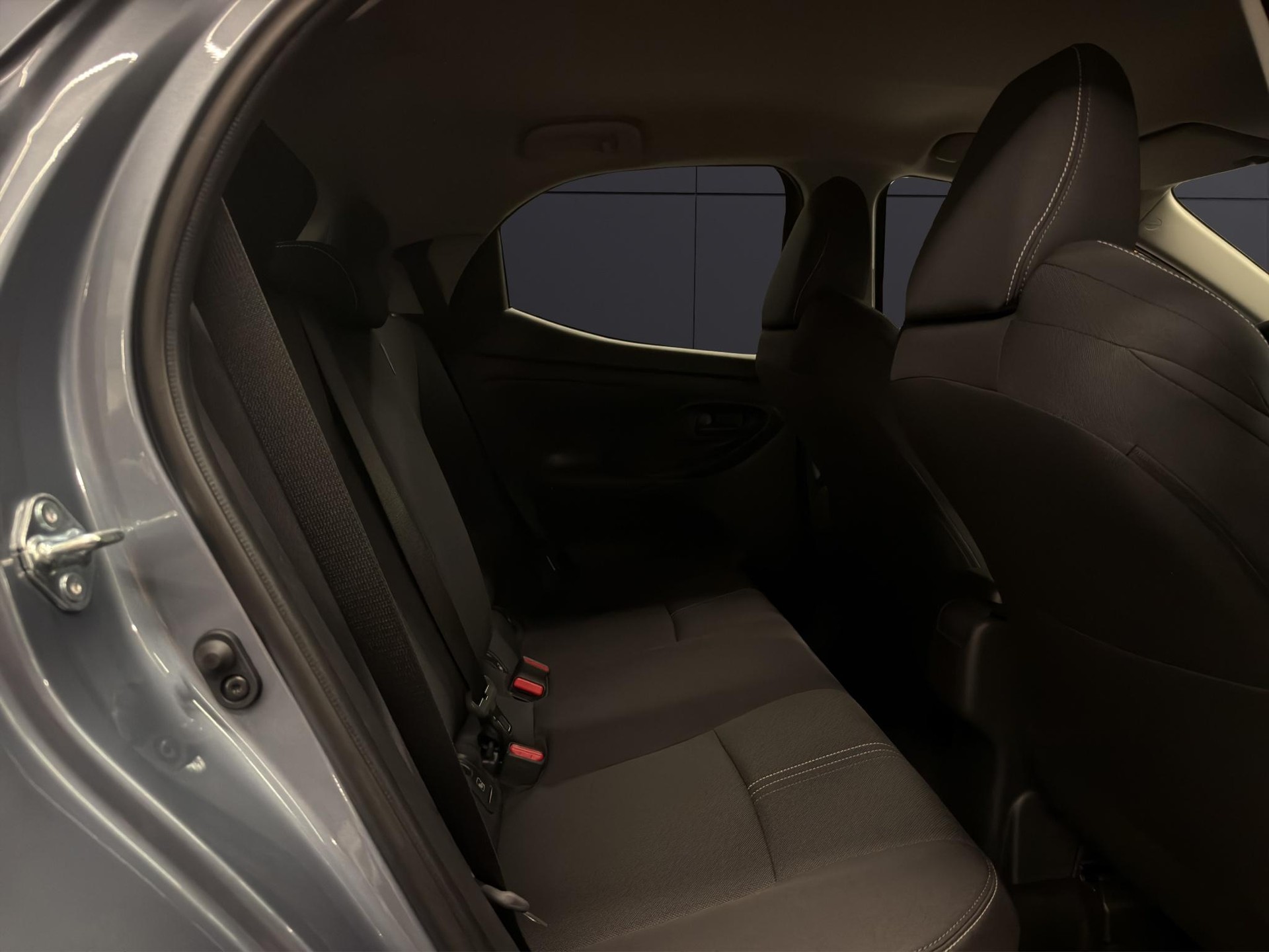 TOYOTA Yaris 1.5 VVT-i HSD Trend-image-11