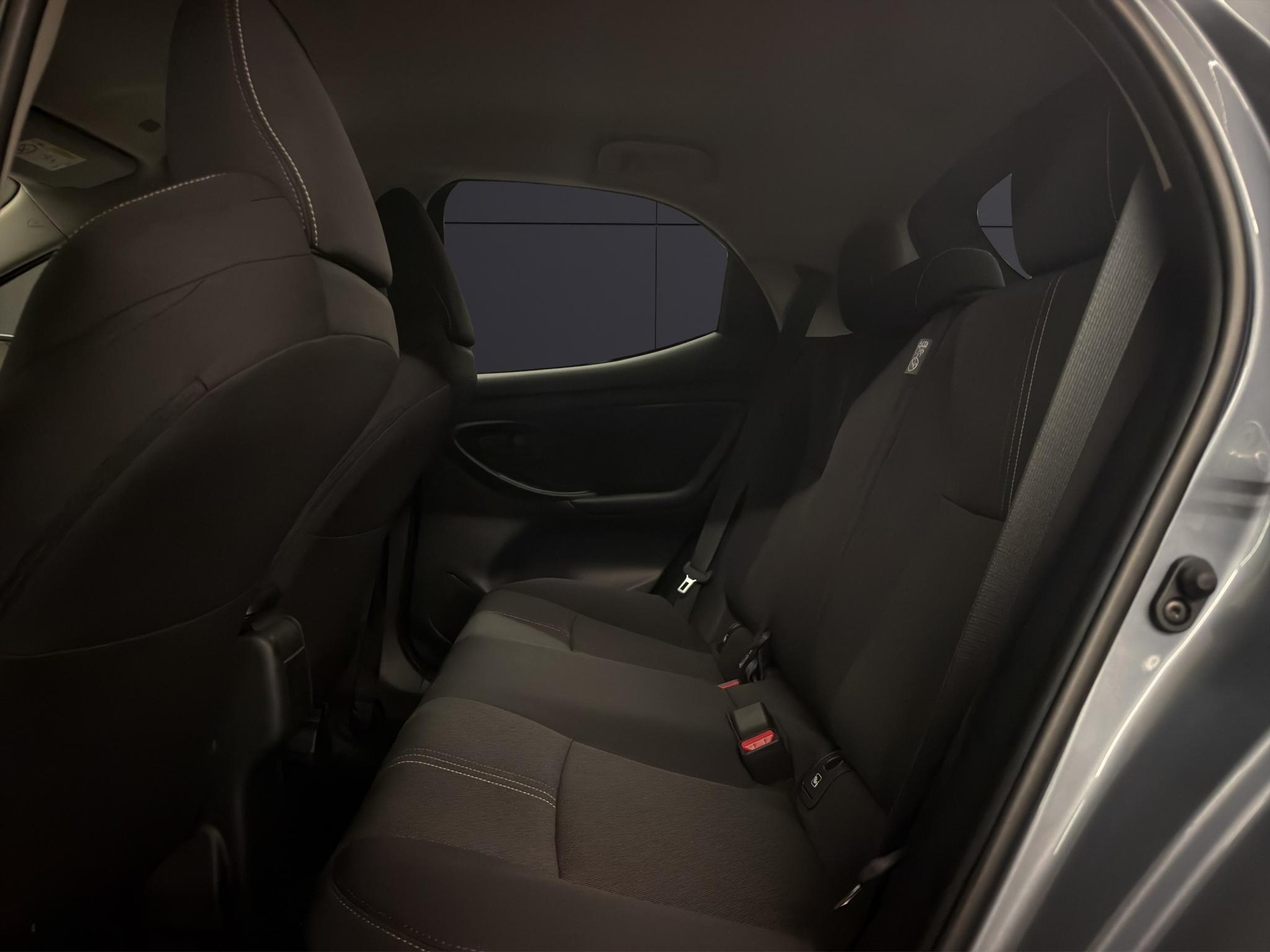 TOYOTA Yaris 1.5 VVT-i HSD Trend-image-10