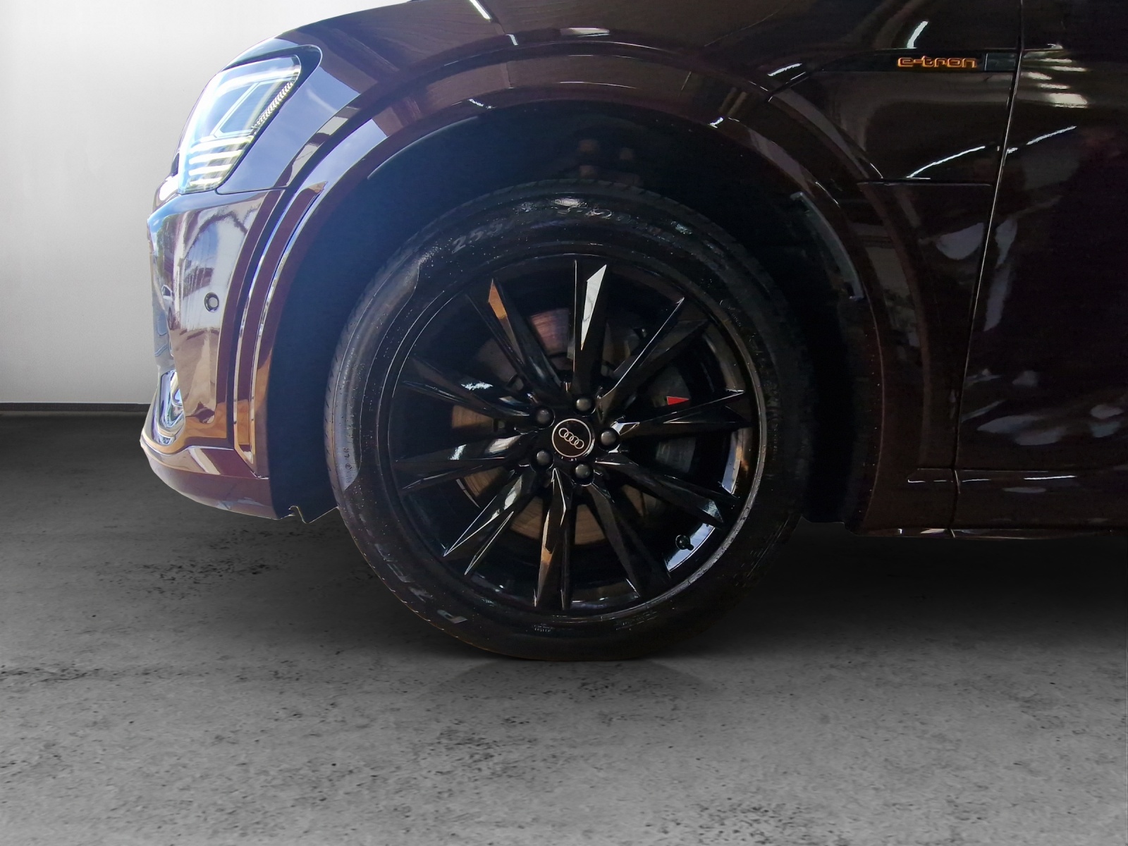 AUDI e-tron S quattro-image-12