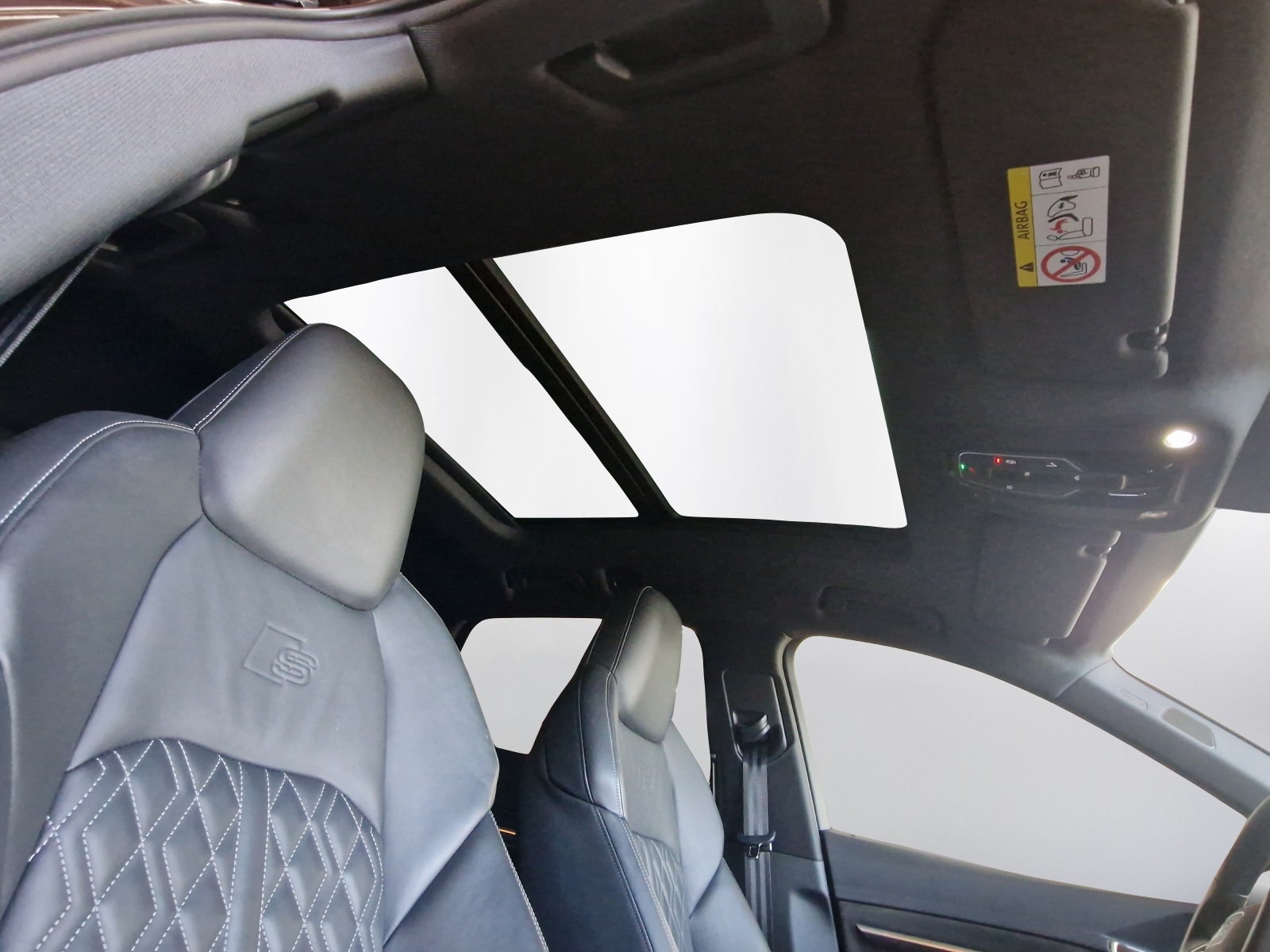 AUDI e-tron S quattro-image-14