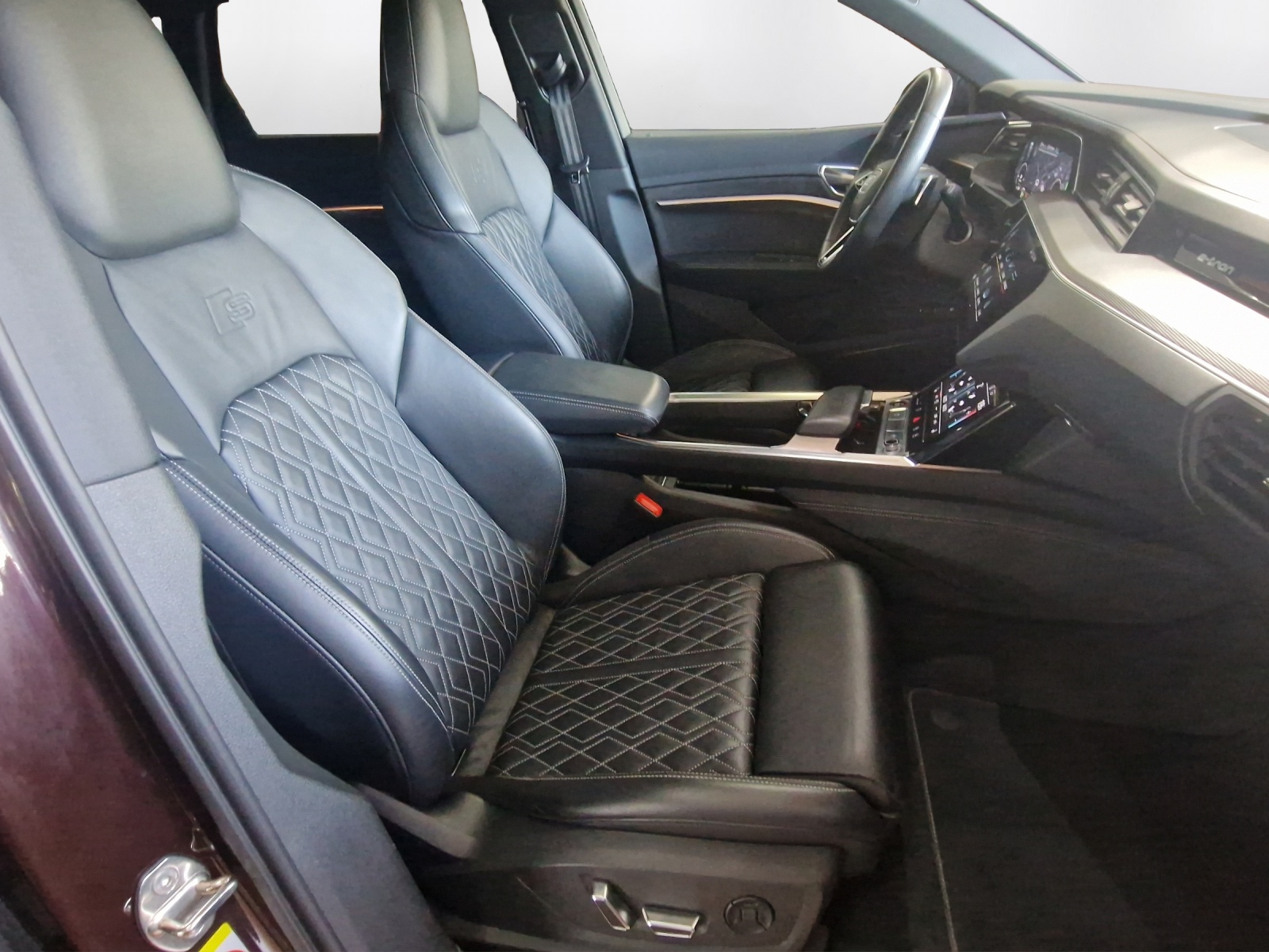 AUDI e-tron S quattro-image-13