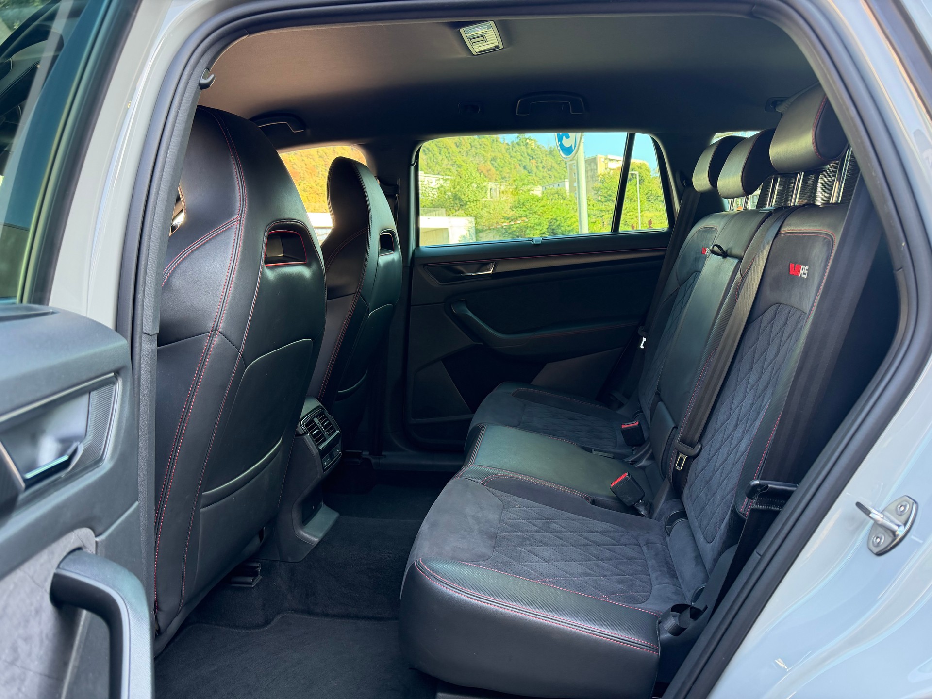 SKODA Kodiaq 2.0 Bi-TDI SCR RS 4x4 DSG-image-9