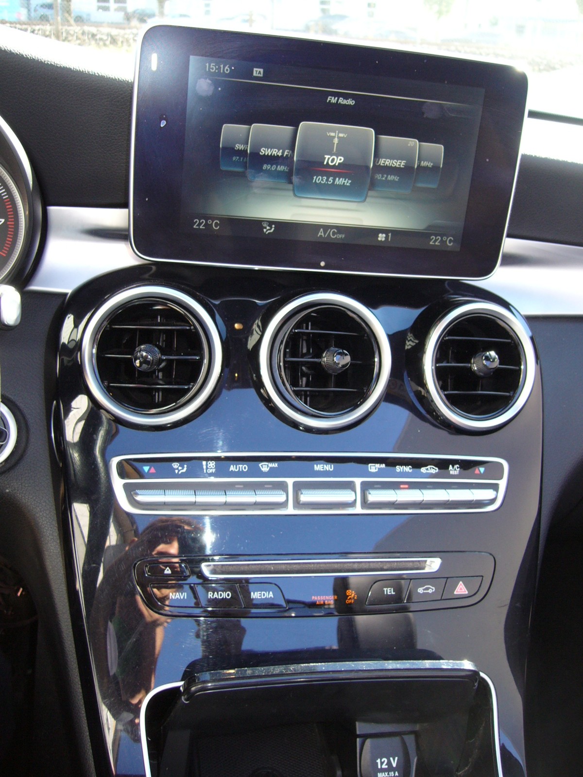 MERCEDES-BENZ C 200 Cabriolet 4Matic 9G-Tronic-image-9