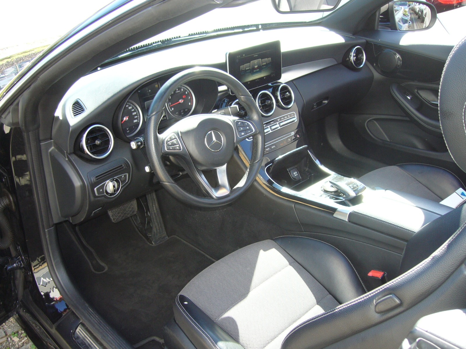 MERCEDES-BENZ C 200 Cabriolet 4Matic 9G-Tronic-image-6