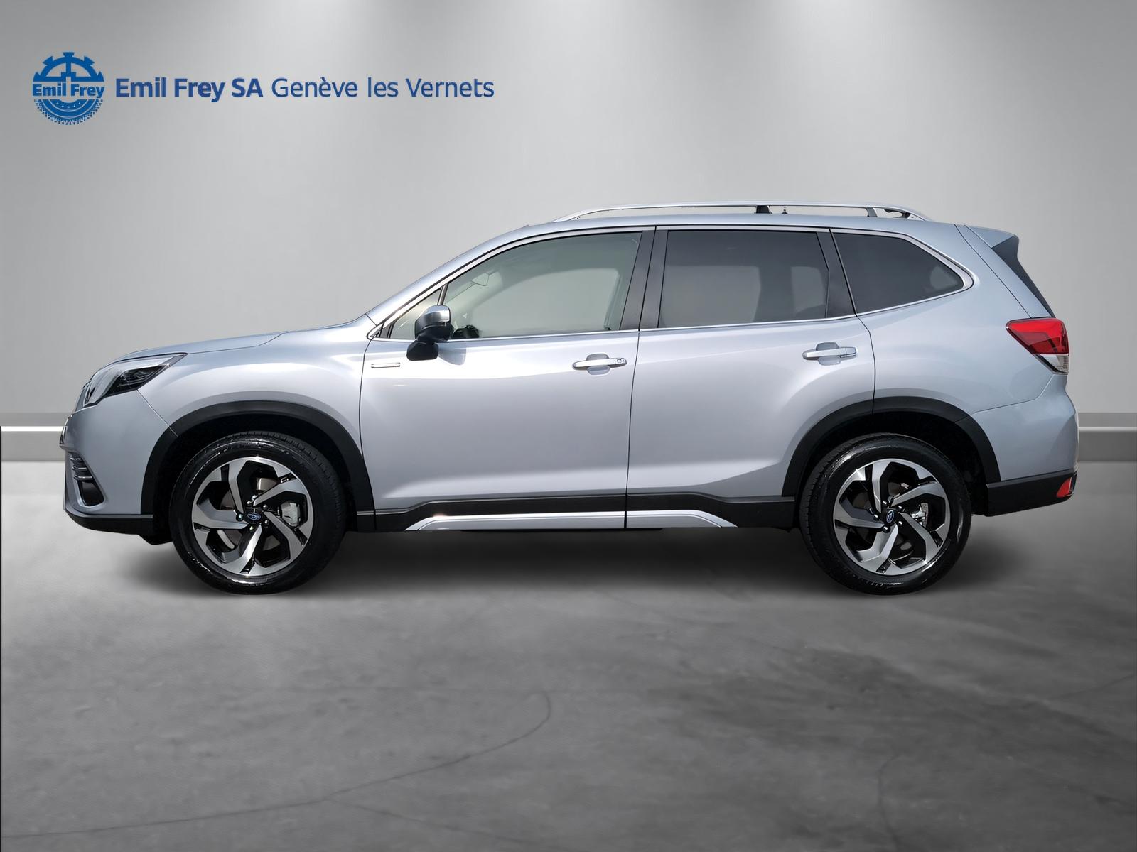SUBARU Forester Station 2.0i e-Boxer Luxury-image-3