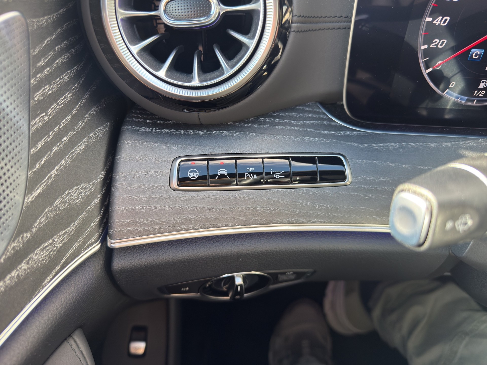MERCEDES-BENZ CLS 450 AMG Line 4matic-image-13