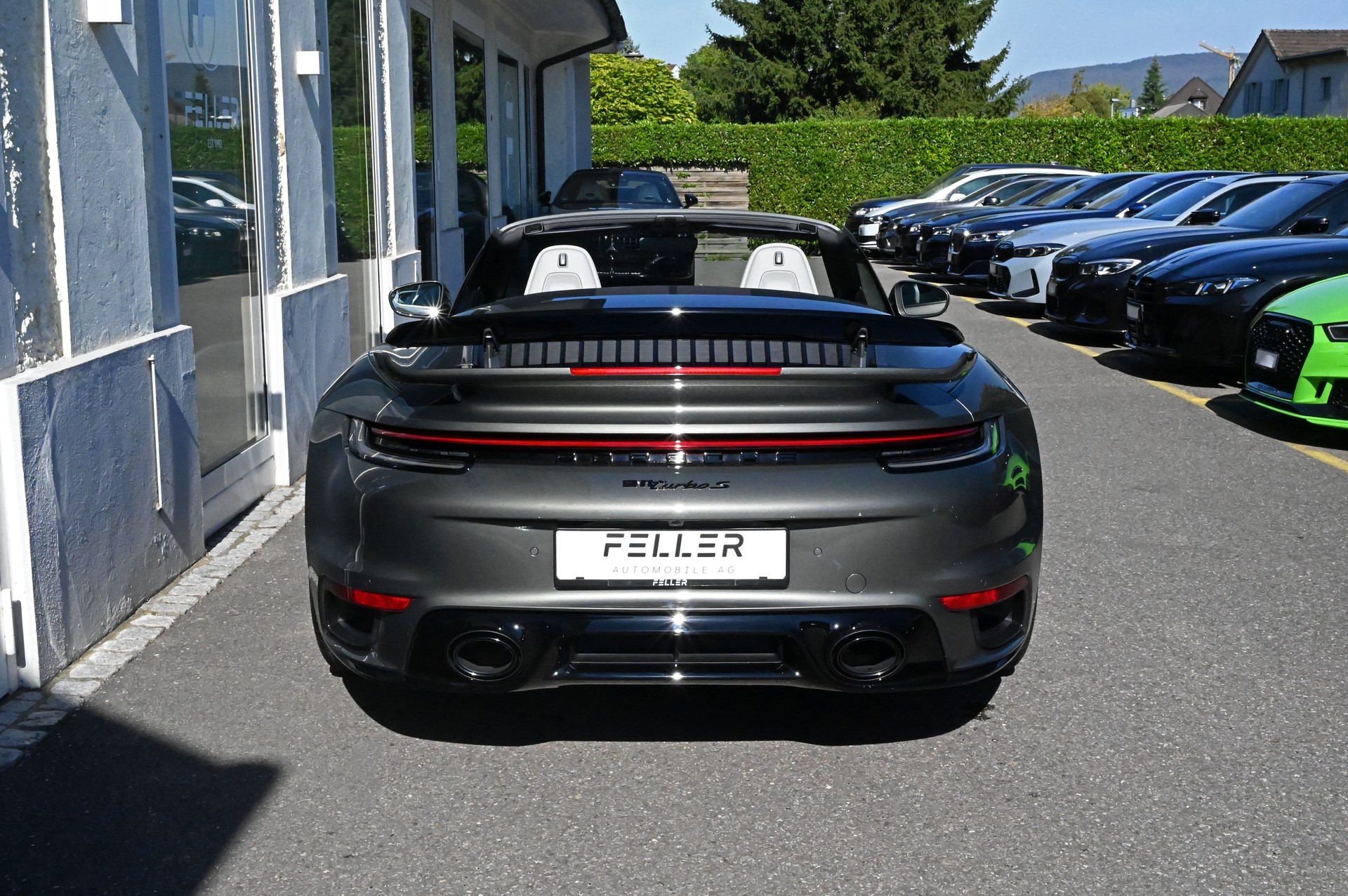 PORSCHE 911 Turbo S Cabriolet PDK-image-9