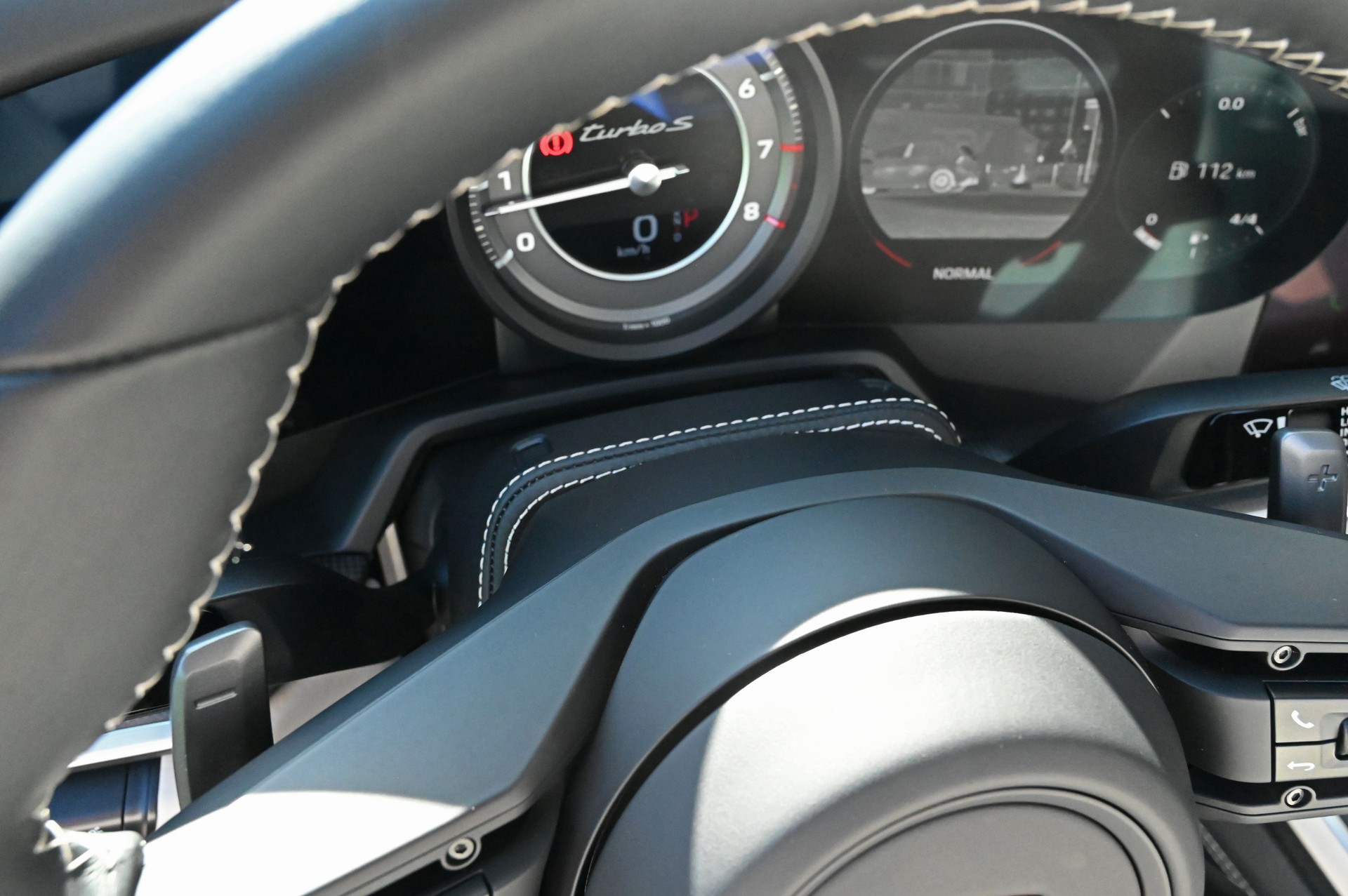 PORSCHE 911 Turbo S Cabriolet PDK-image-18