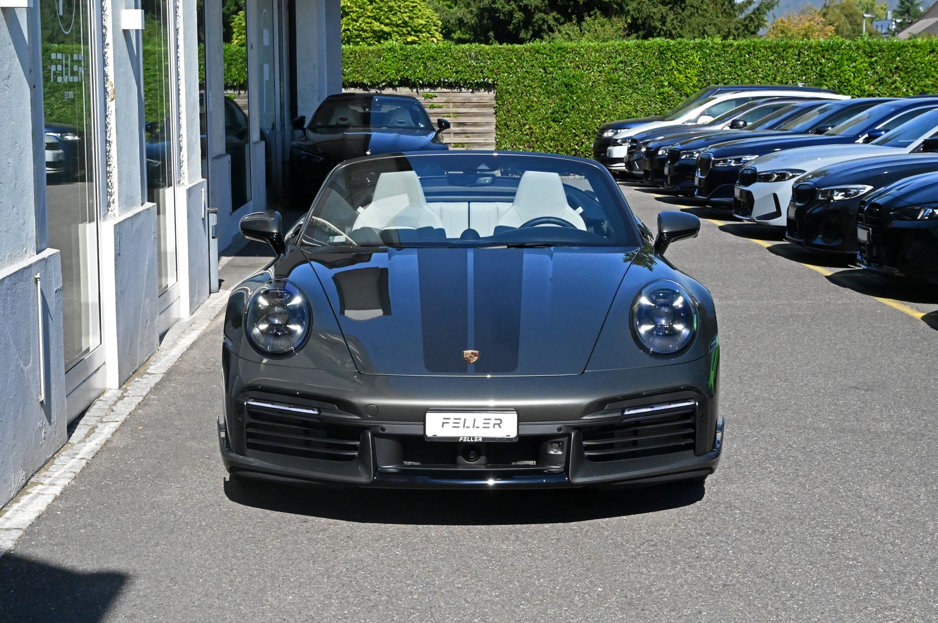 PORSCHE 911 Turbo S Cabriolet PDK-image-2