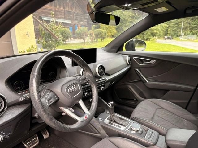 AUDI 2.0 40 TFSI S Line Attraction quattro S-Tronic-image-4