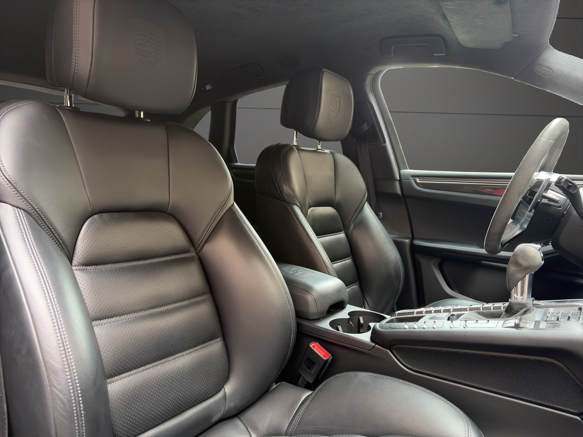 PORSCHE Macan Turbo PDK-image-12
