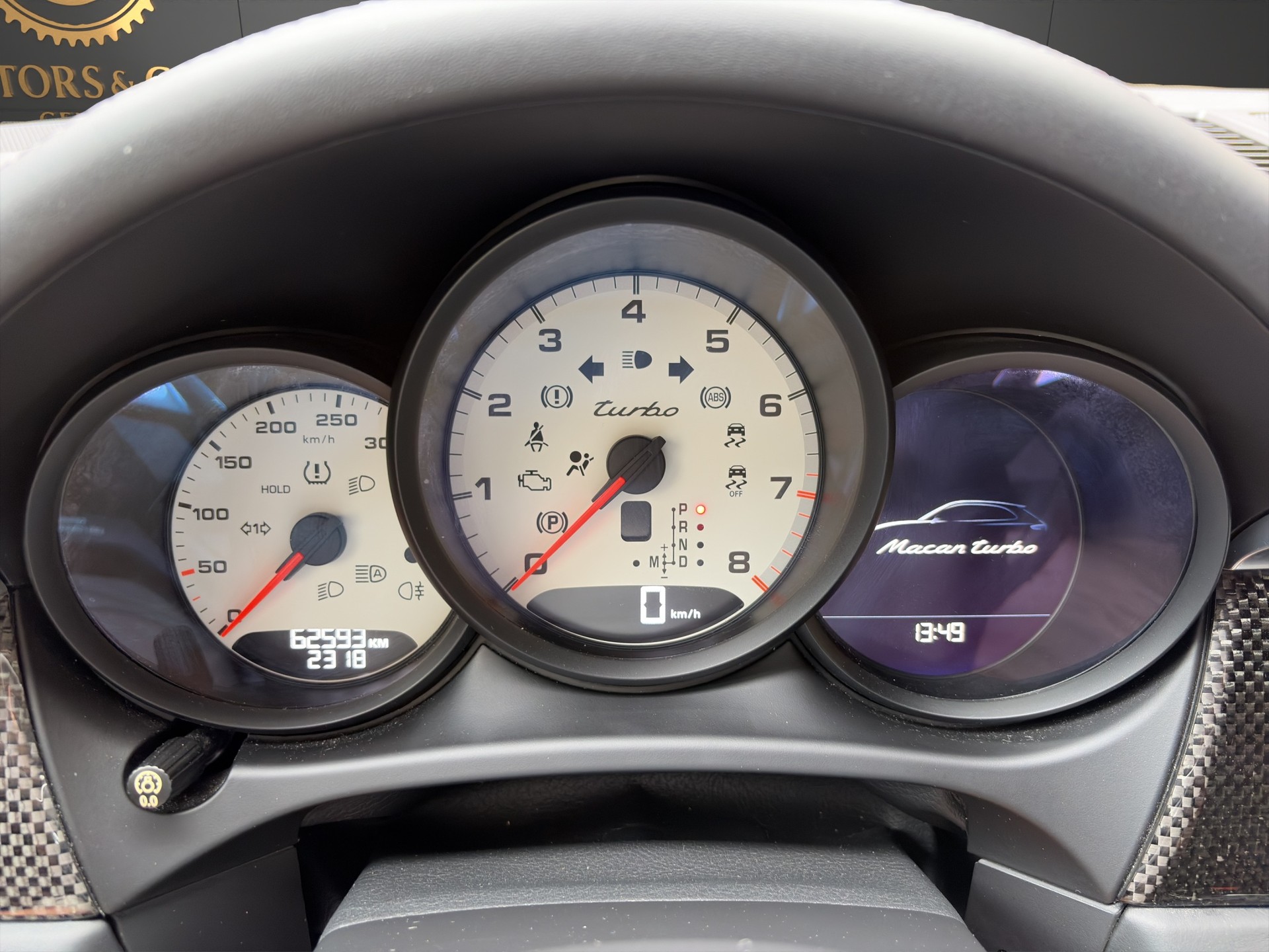 PORSCHE Macan Turbo PDK-image-19