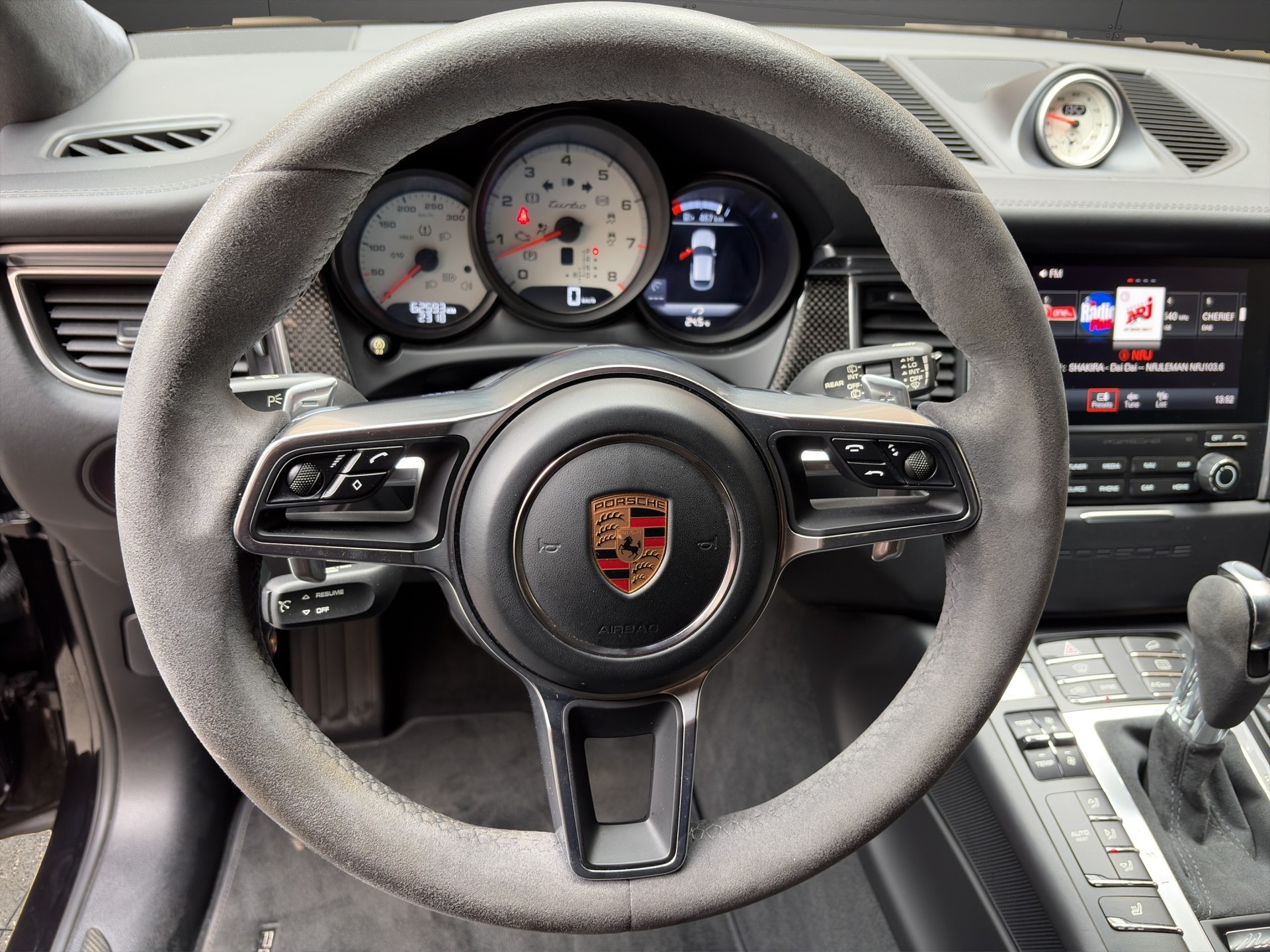 PORSCHE Macan Turbo PDK-image-17