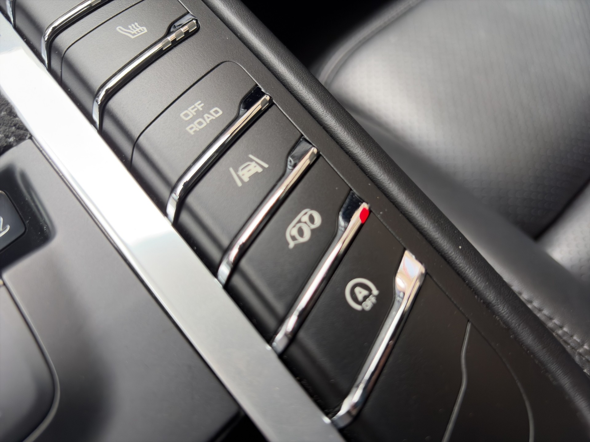 PORSCHE Macan Turbo PDK-image-24