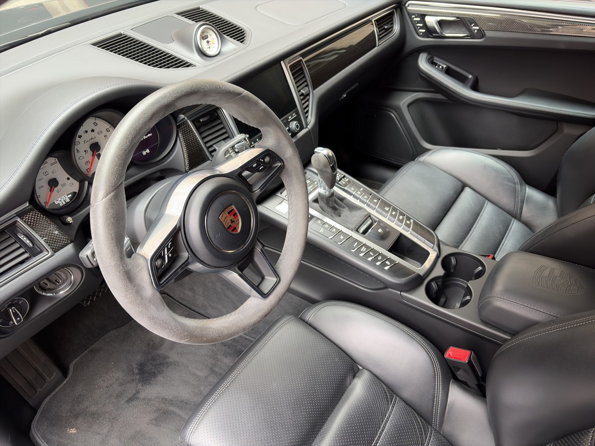 PORSCHE Macan Turbo PDK-image-16